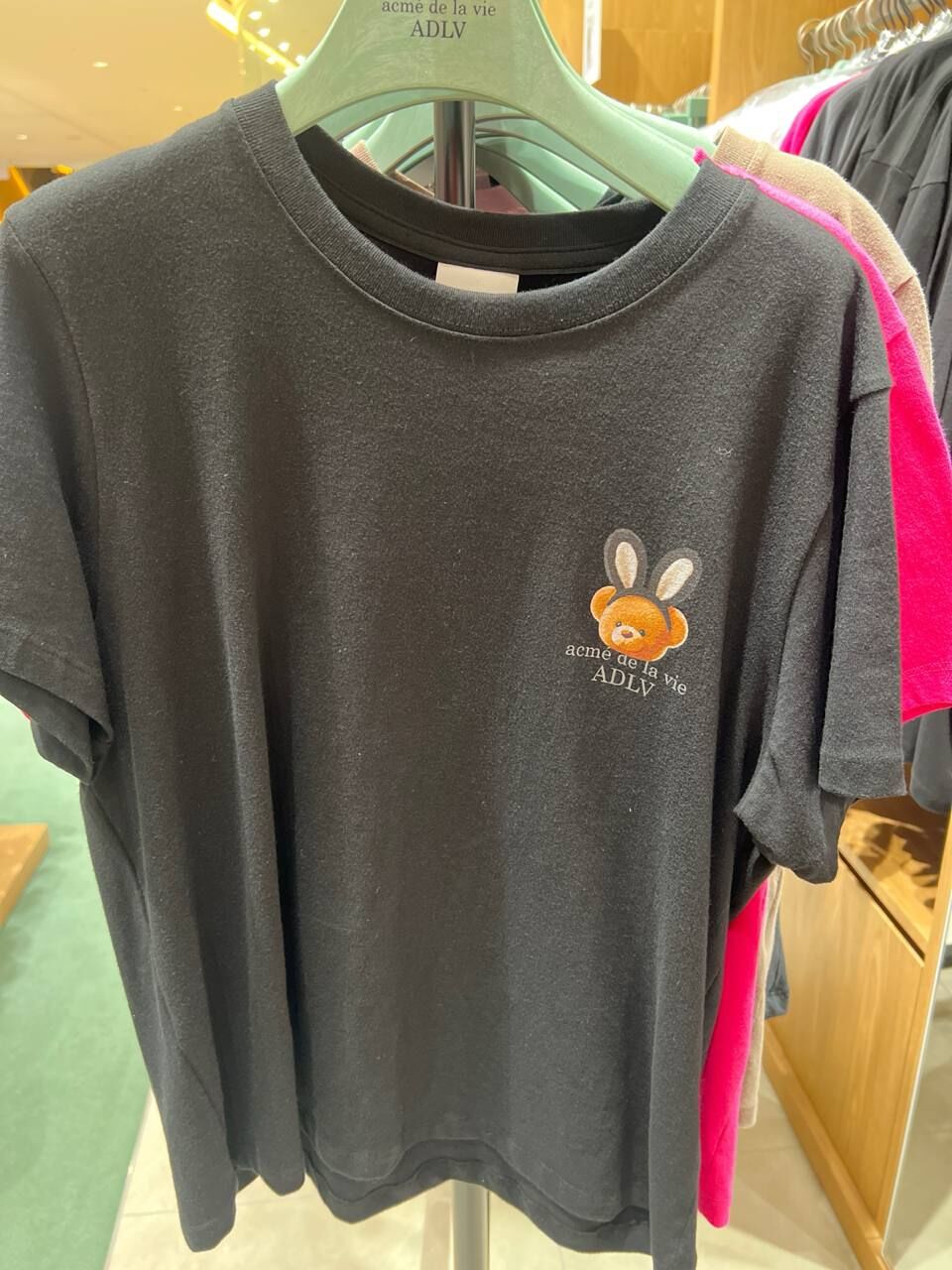 [K] ADLV BLACK WOMAN RABBIT BEAR LOGO S/S T-SHIRT, 25FW-TP-SS-AW-WRD-BLK (KAV103)