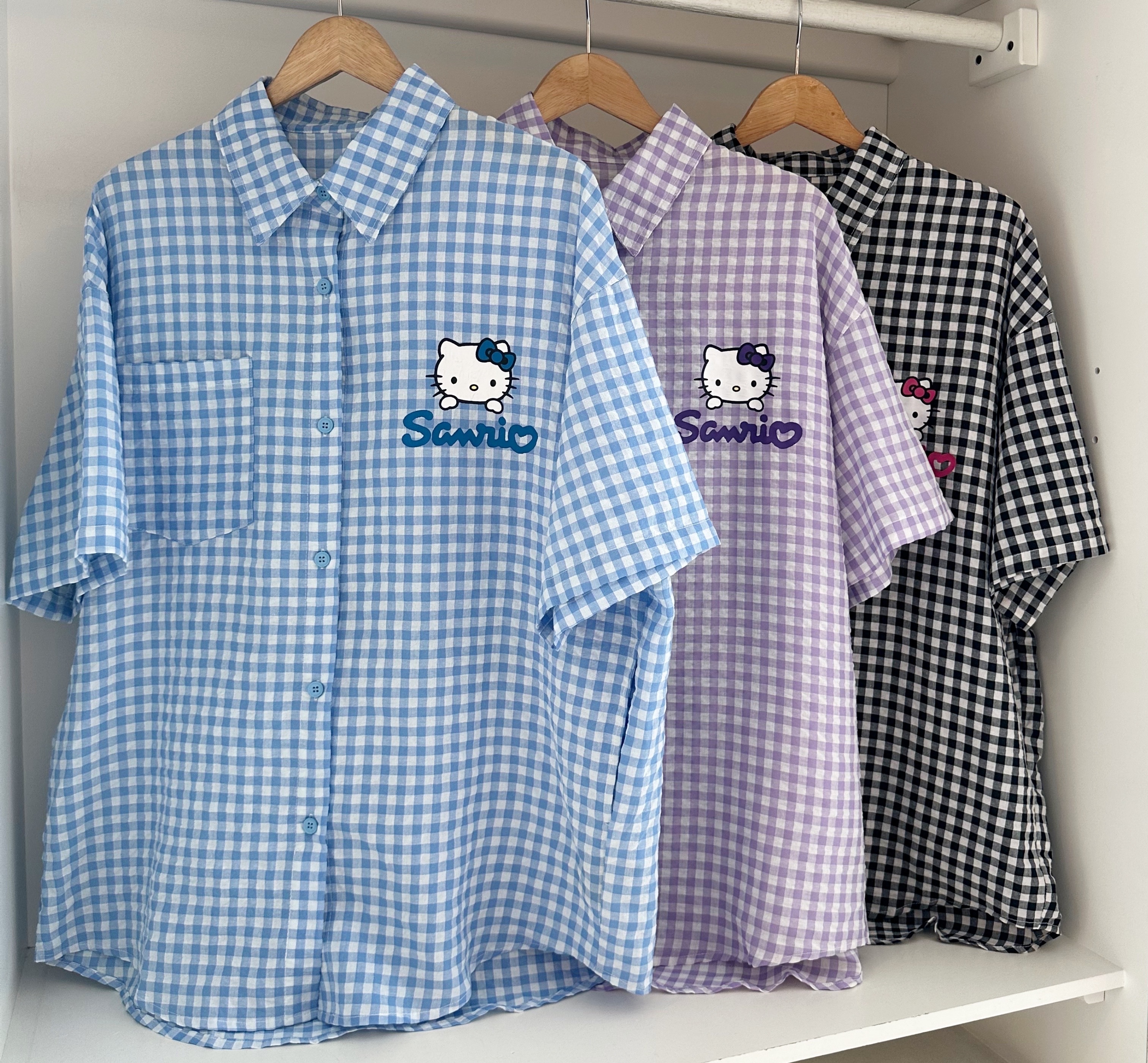 SHORT SLEEVE CHECKED HELLO KITTY SHIRT