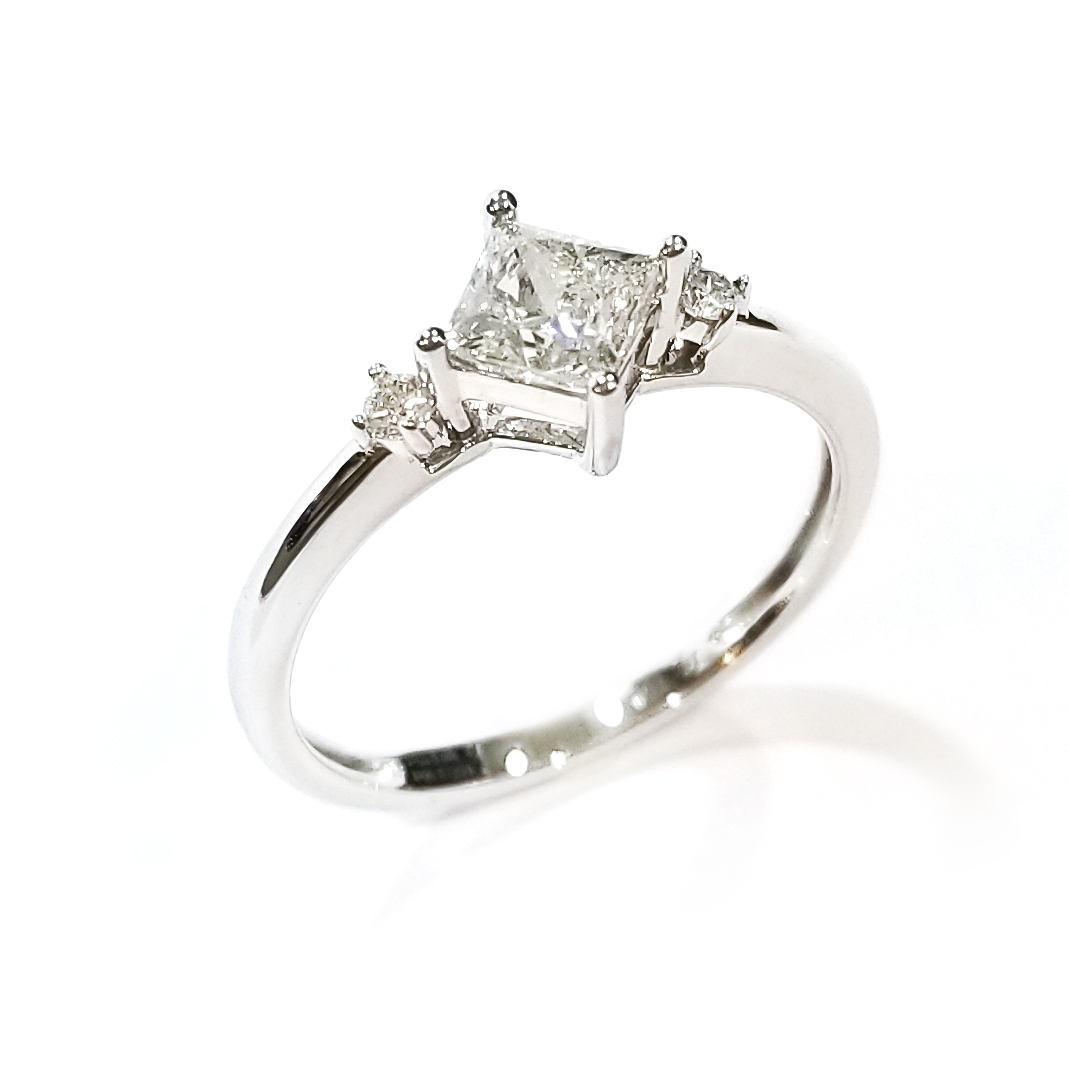 18K白金 50分實驗室培育公主方鑽石戒指