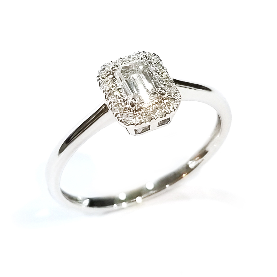 18K白金 實驗室培育祖母綠形鑽石戒指