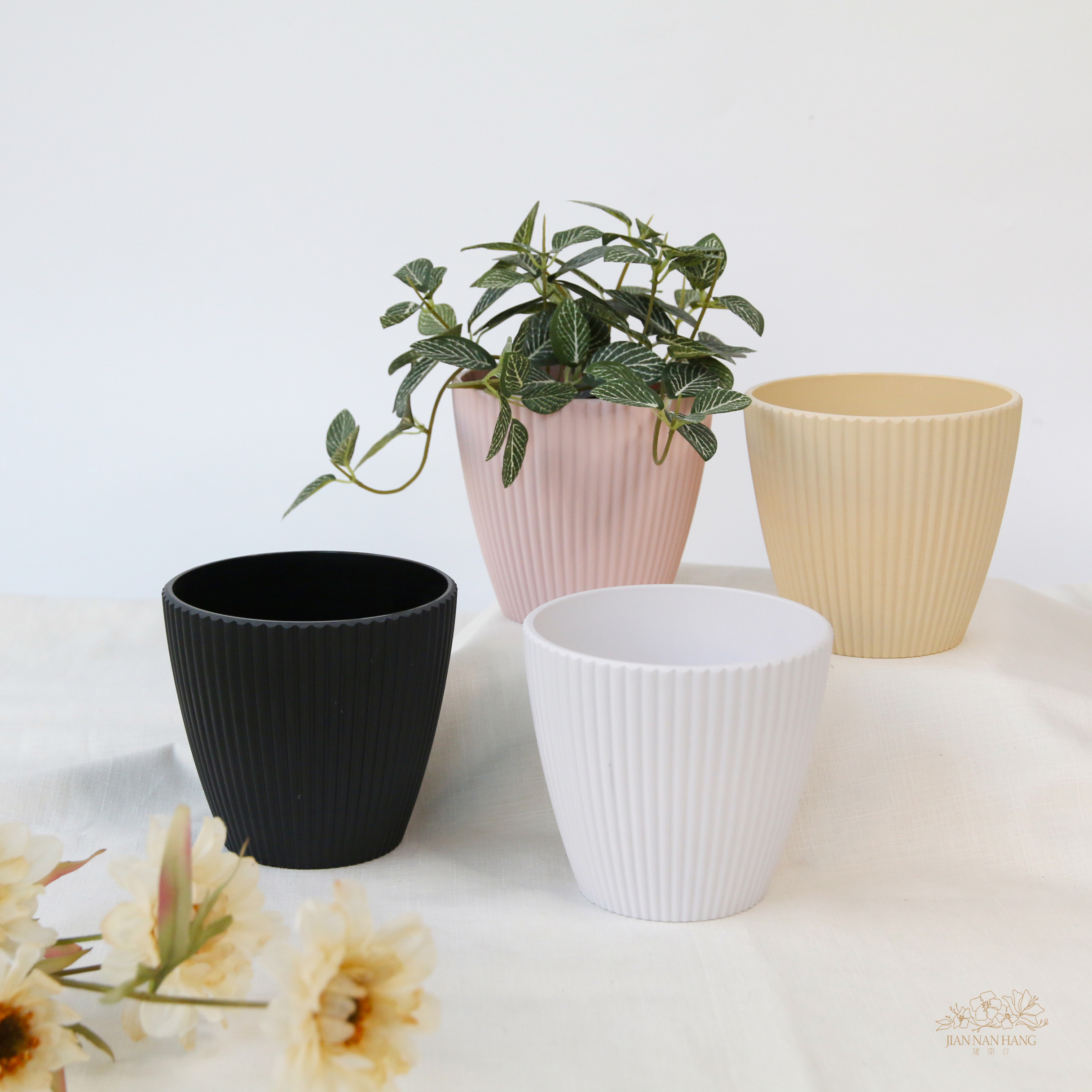 塑膠花器 直坑條 大 4色