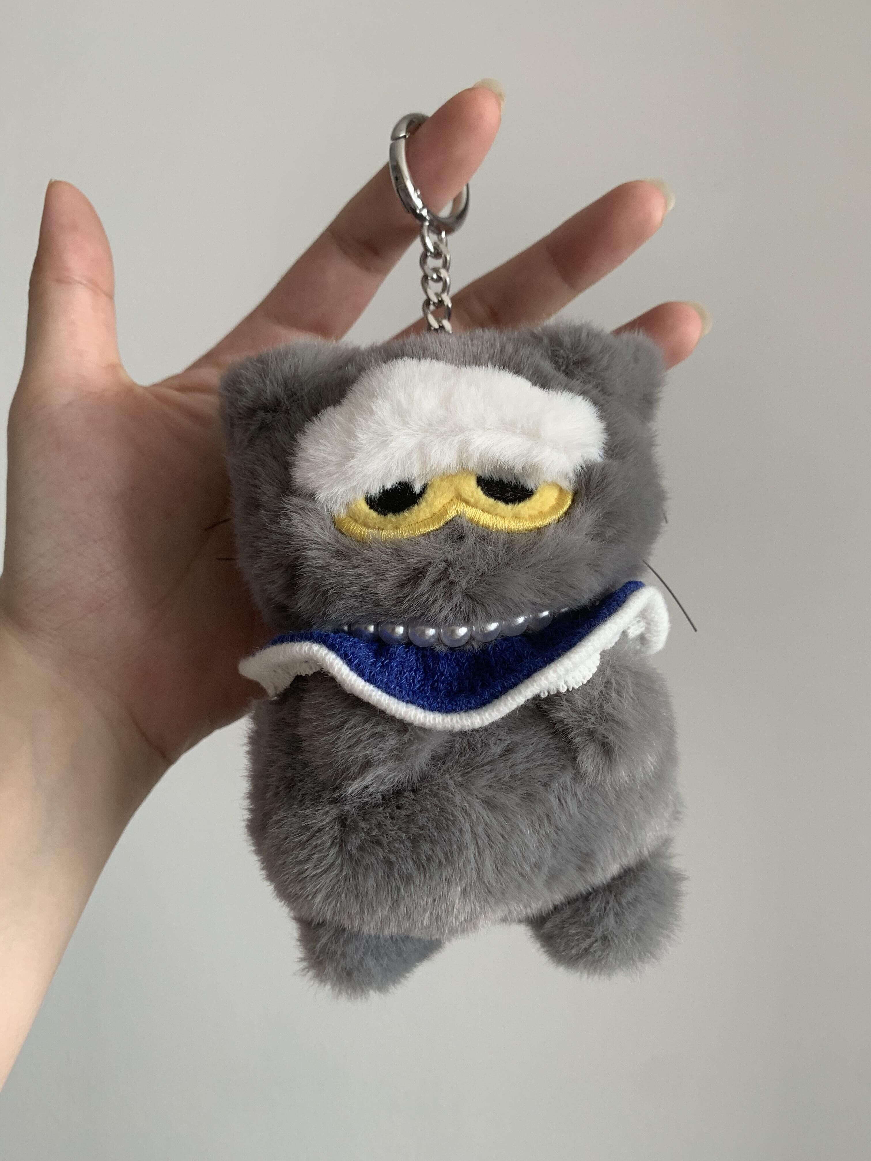 現貨代購-<權志龍 G-Dragon GD周邊>Zo&friends Zoa 毛茸茸 灰貓 吊飾