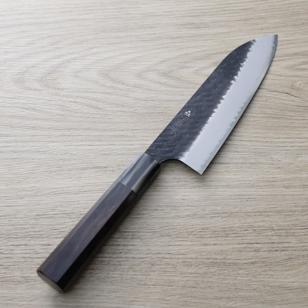 二唐刃物 三德 180mm SG2粉末HSS鋼 黑打鎚目