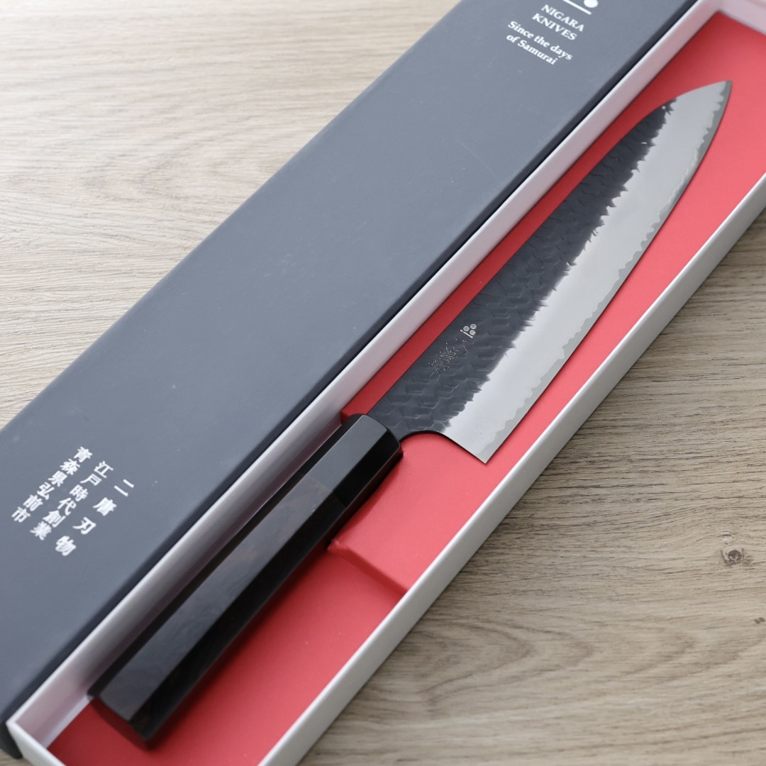 二唐刃物 牛刀 240mm SG2粉末HSS鋼 黑打鎚目