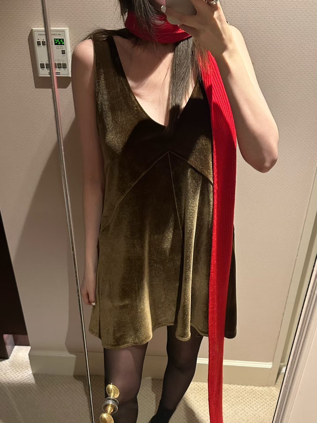 深V絨布短洋裝