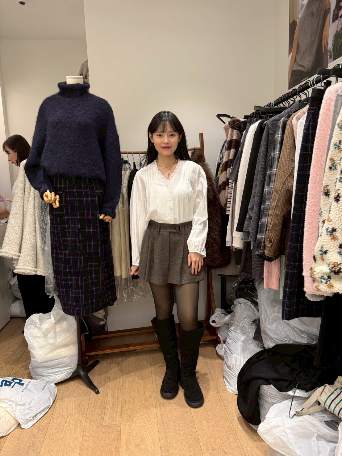 BG5355 木耳花邊壓褶V領上衣（優惠碼不適用）