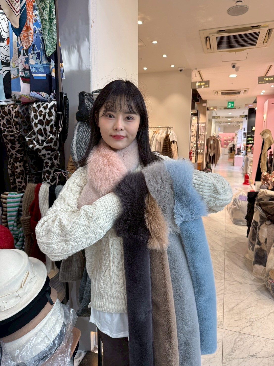 BN5349 毛毛單色雙面頸巾