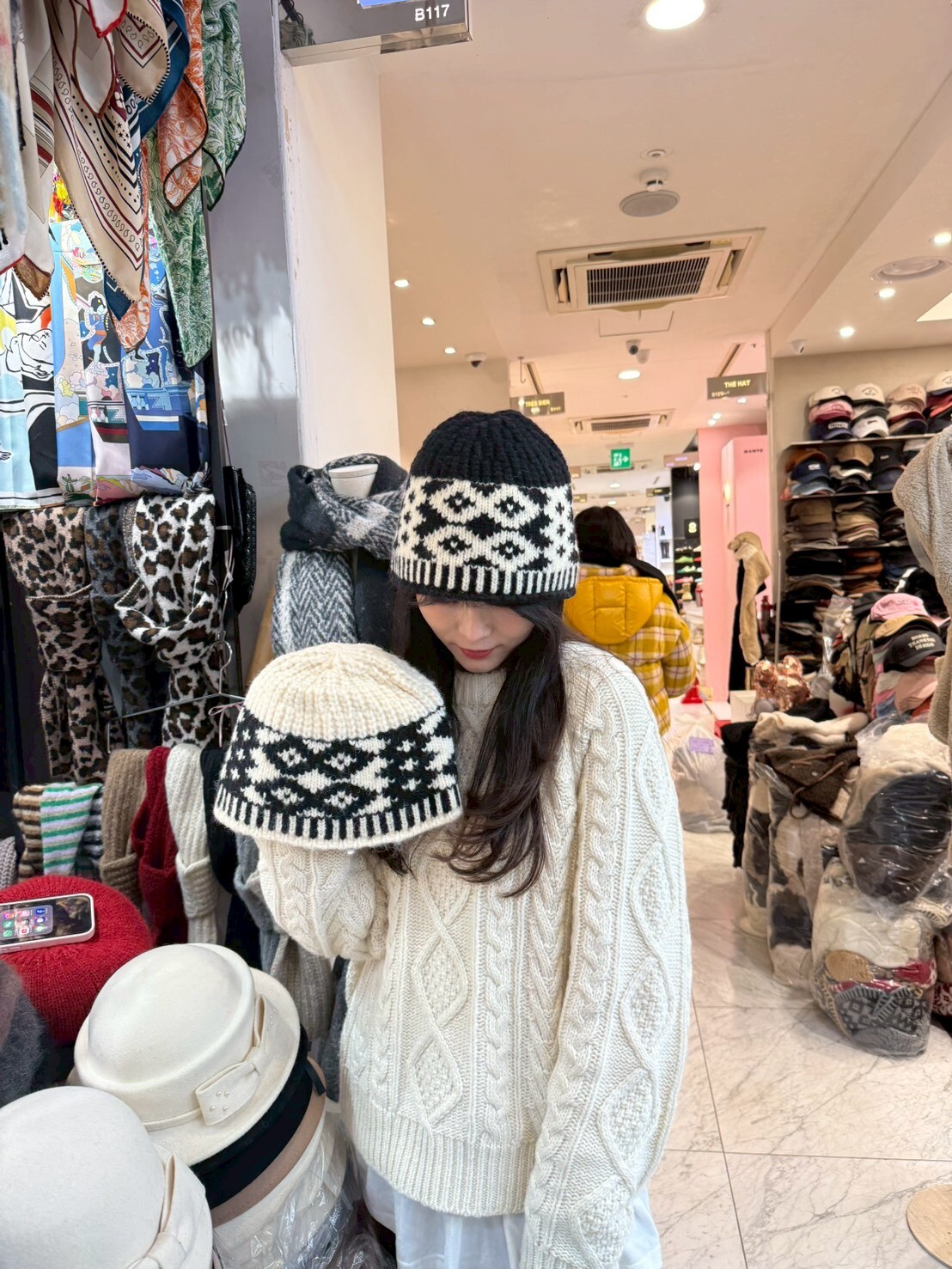 BN5321 菱形紋豆豆帽