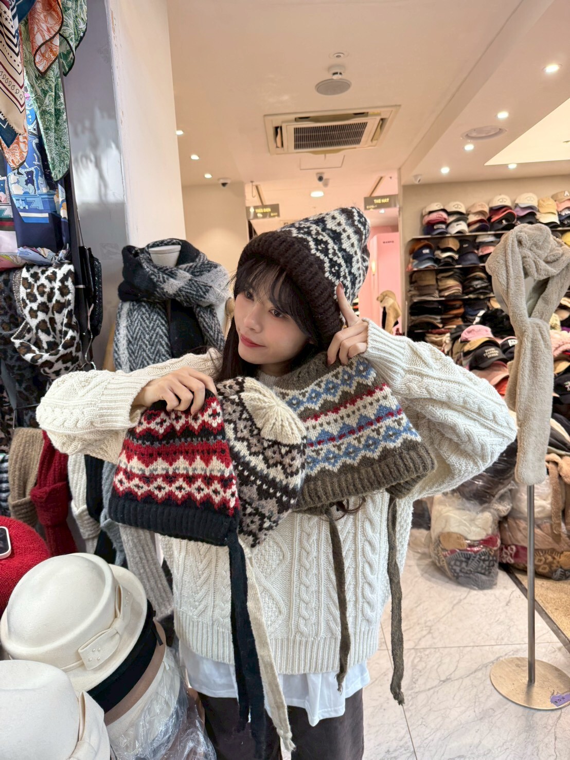 BN3278 冬日花紋拼色冷帽