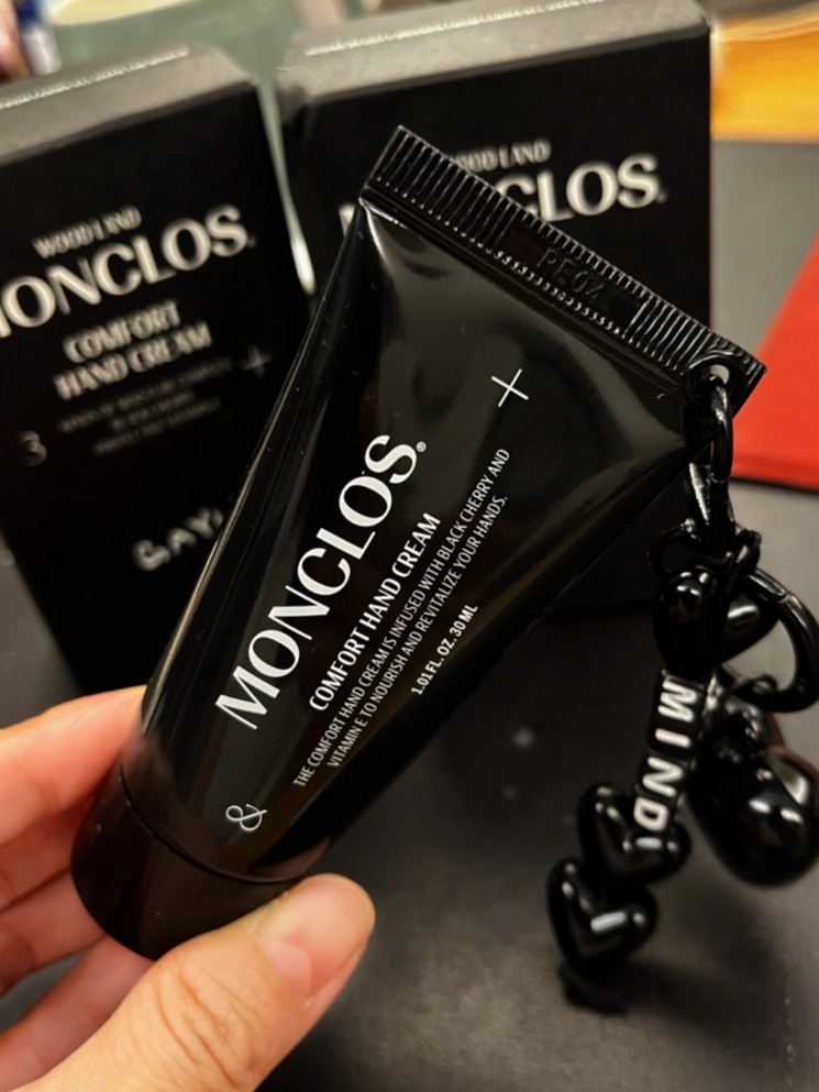 MONCLOS 蝴蝶護手霜 木質香
