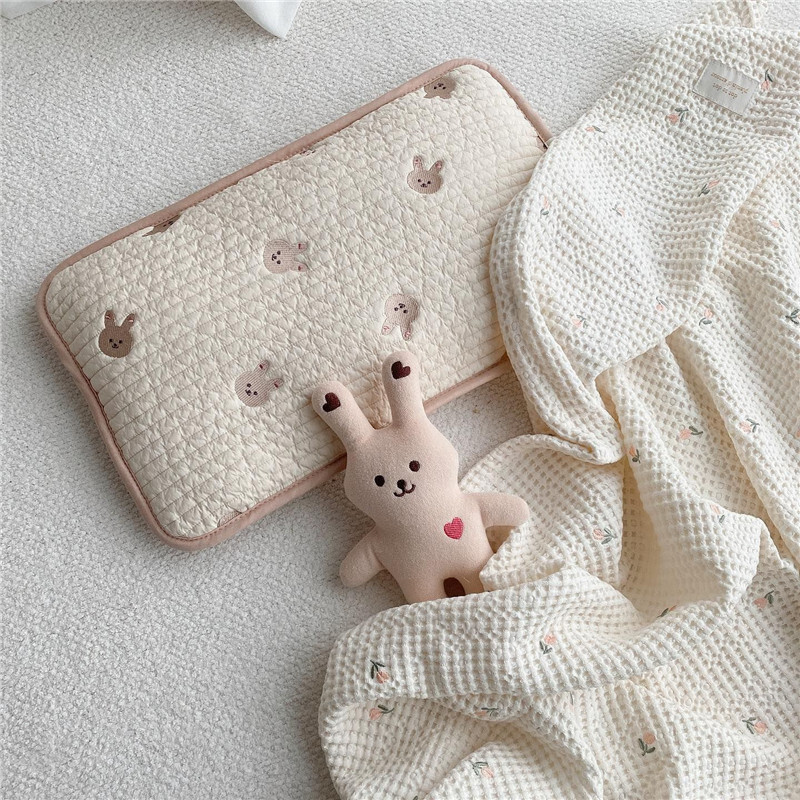 《2500》四季通用刺繡小圖透氣枕頭(25*45)