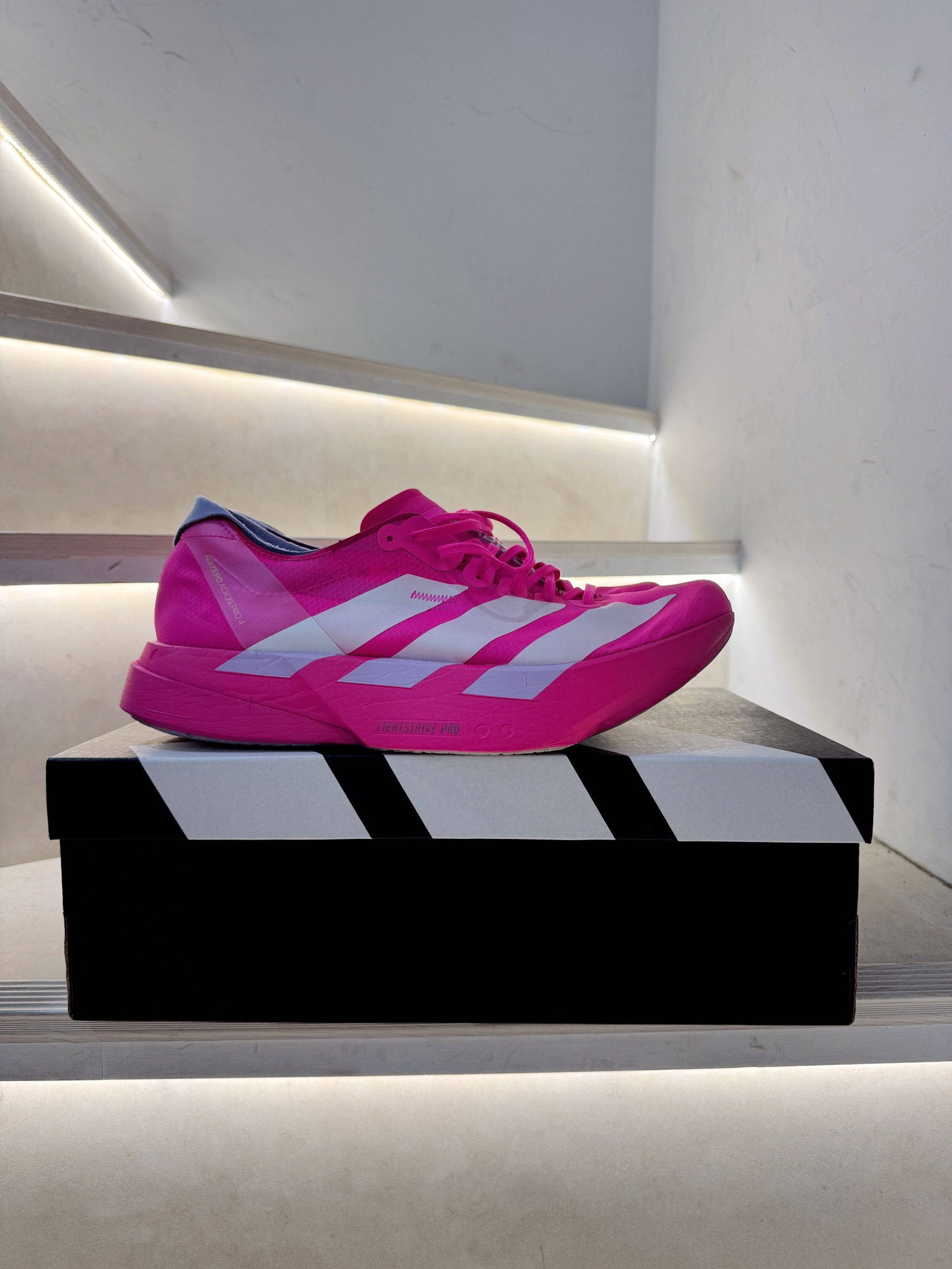 [ 二手US10/28CM] ADIDAS ADIZERO PRO 4 'Shock Pink' 桃紅 輕量 回彈 馬拉松 跑鞋【JR1269】