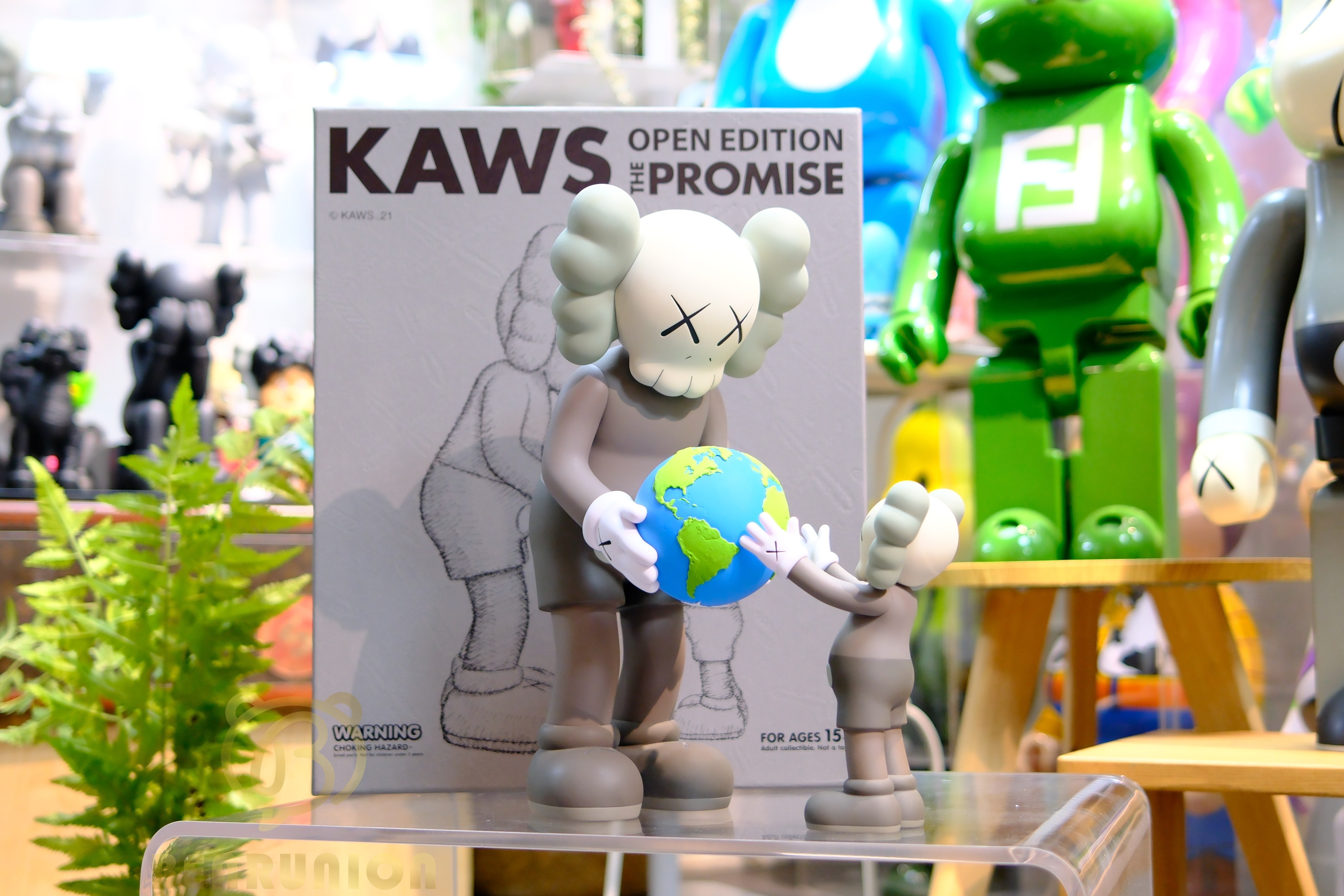 🥇現貨🥇KAWS THE PROMISE Vinyl Figure Brown