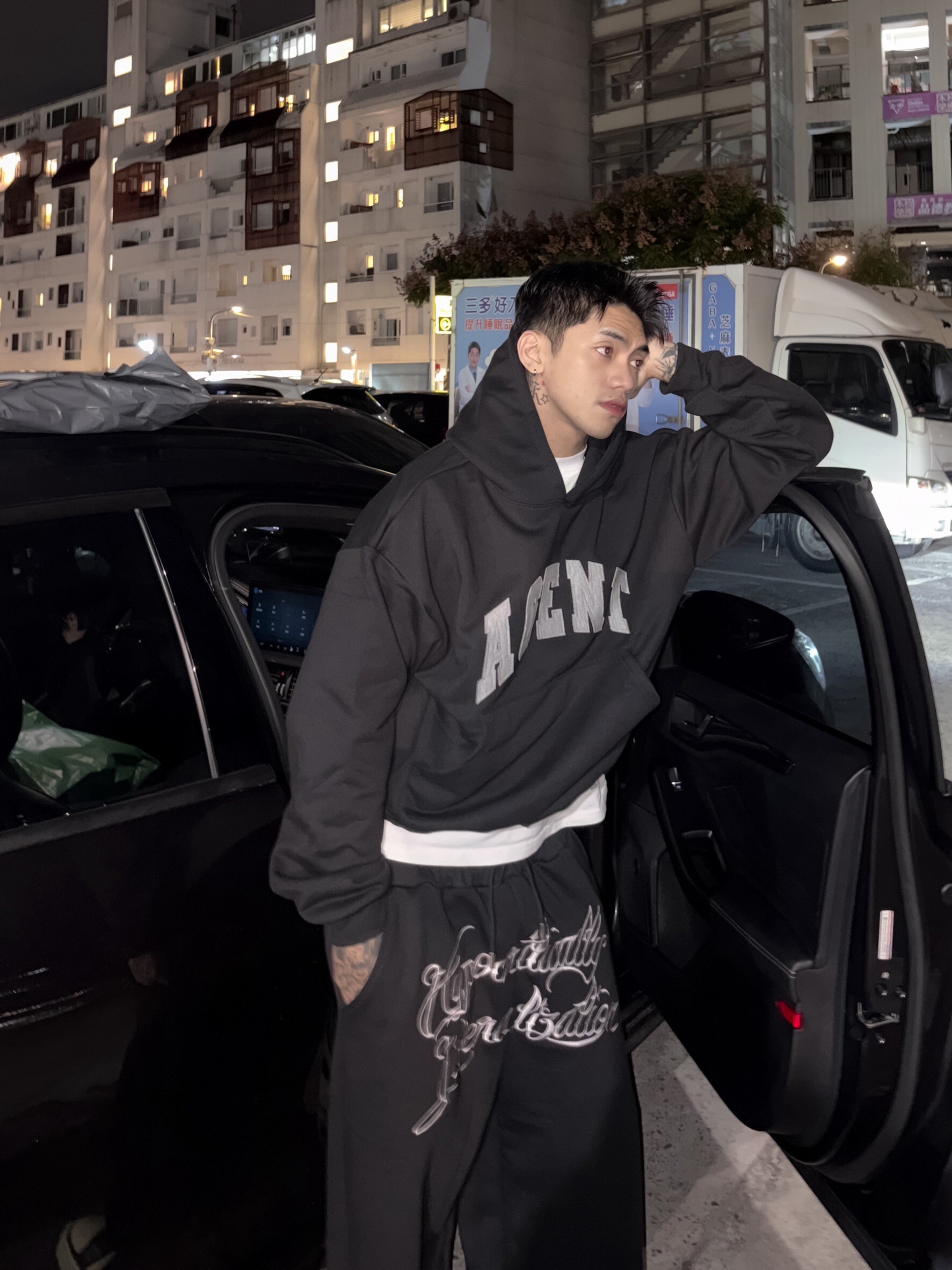 《S.V》AGENT 貼布短寬帽T