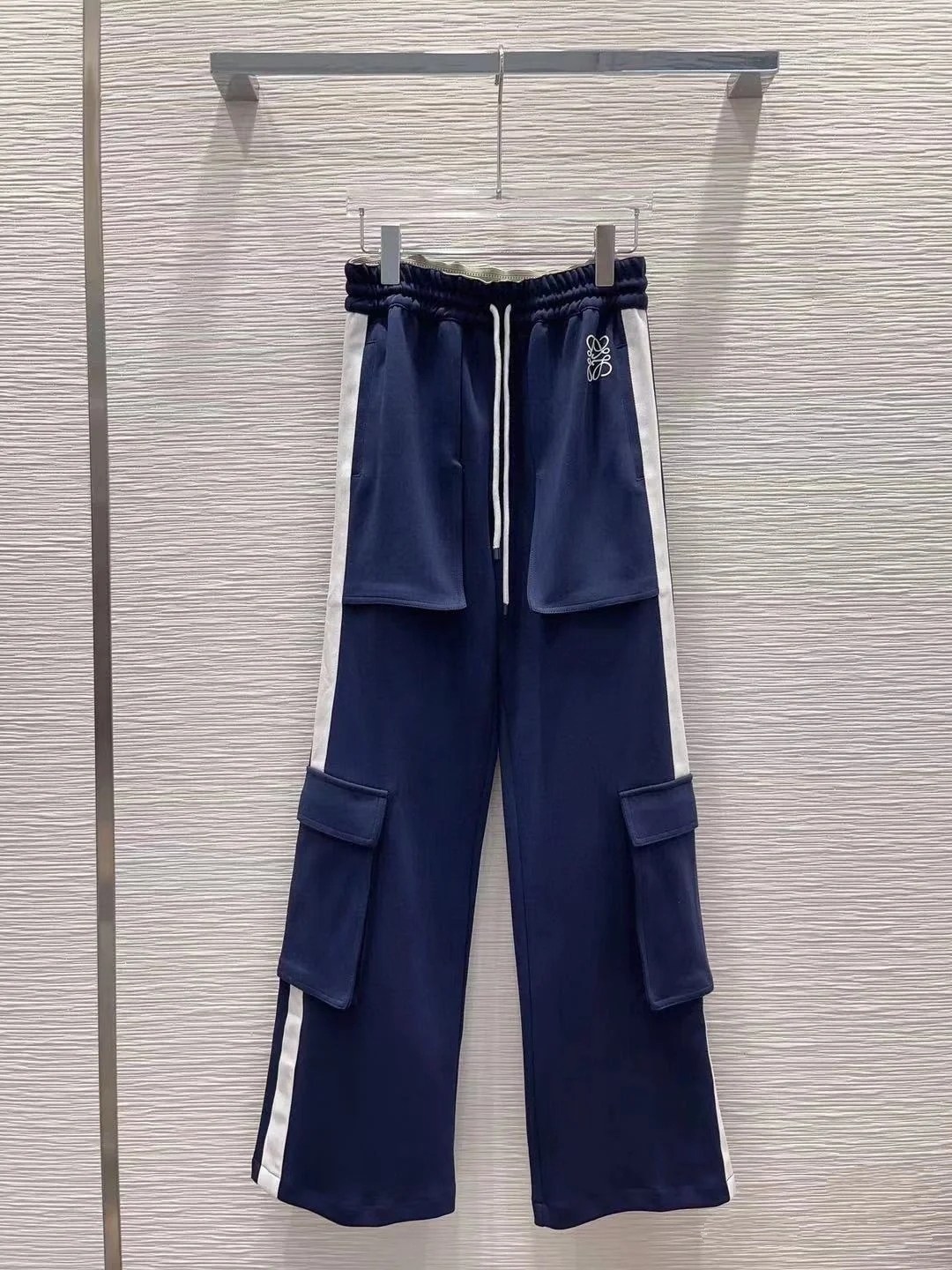 LOEWE 深藍色 Logo 衛褲