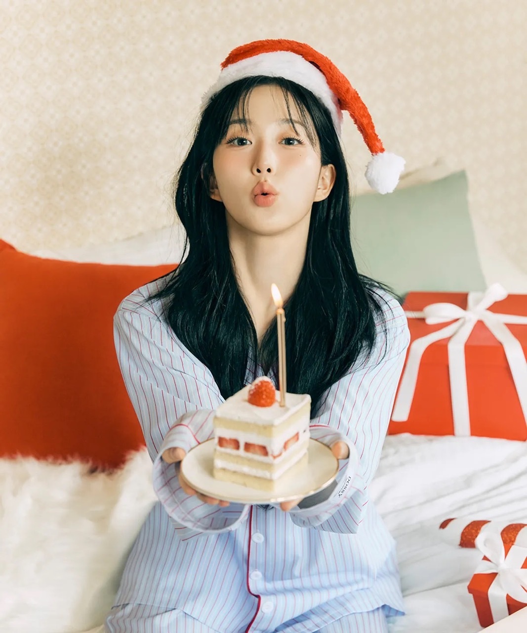 🇰🇷 Dossy Chloe Long Sleeve Pajamas Set 天空藍 紅色 條紋 睡衣 套裝 組合 長袖 長褲 NMIXX Haewon 吳海嫄同款 / 預購