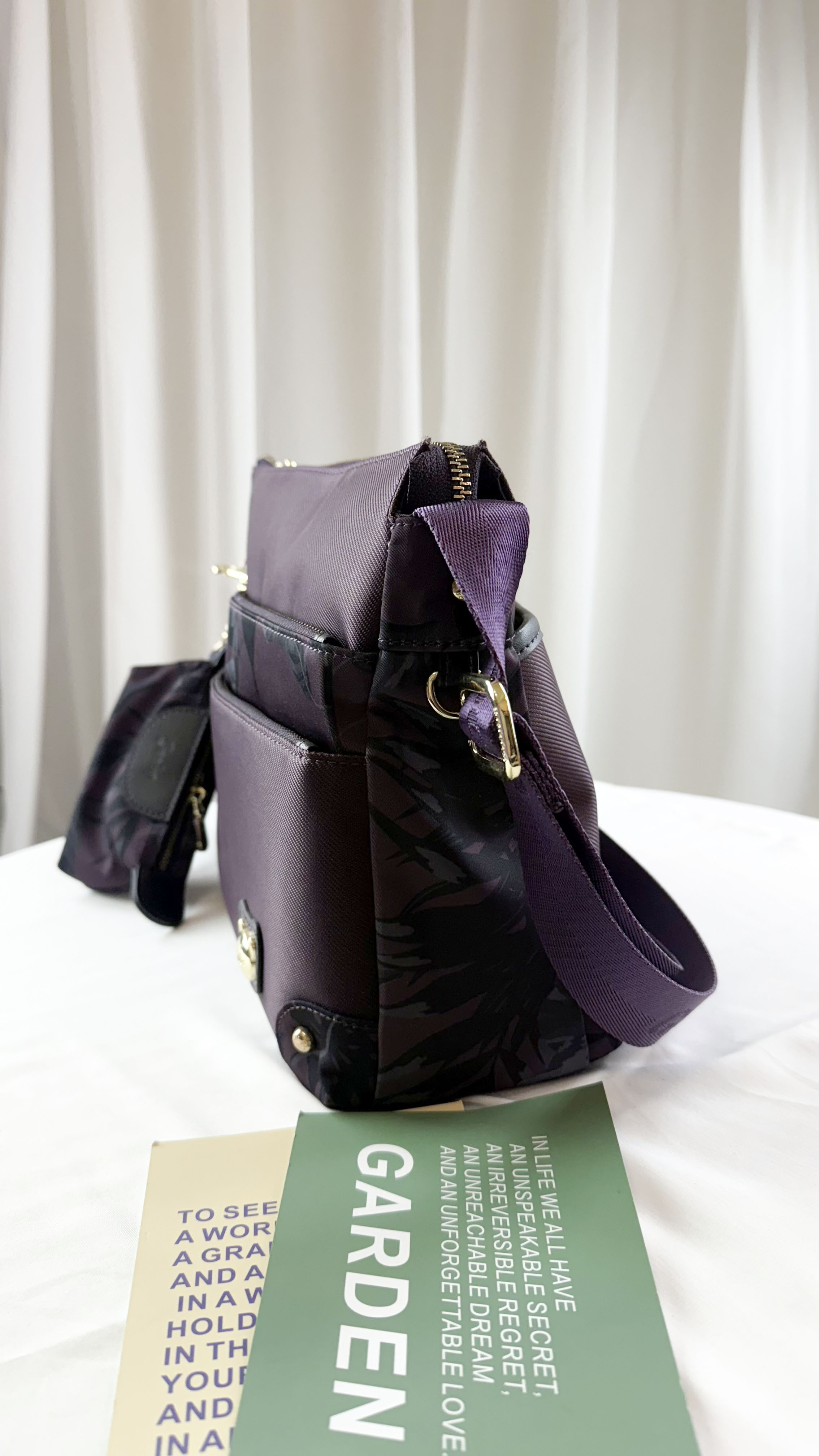 GOODS 紫花拼色防潑水側背包 附零錢包 #2045