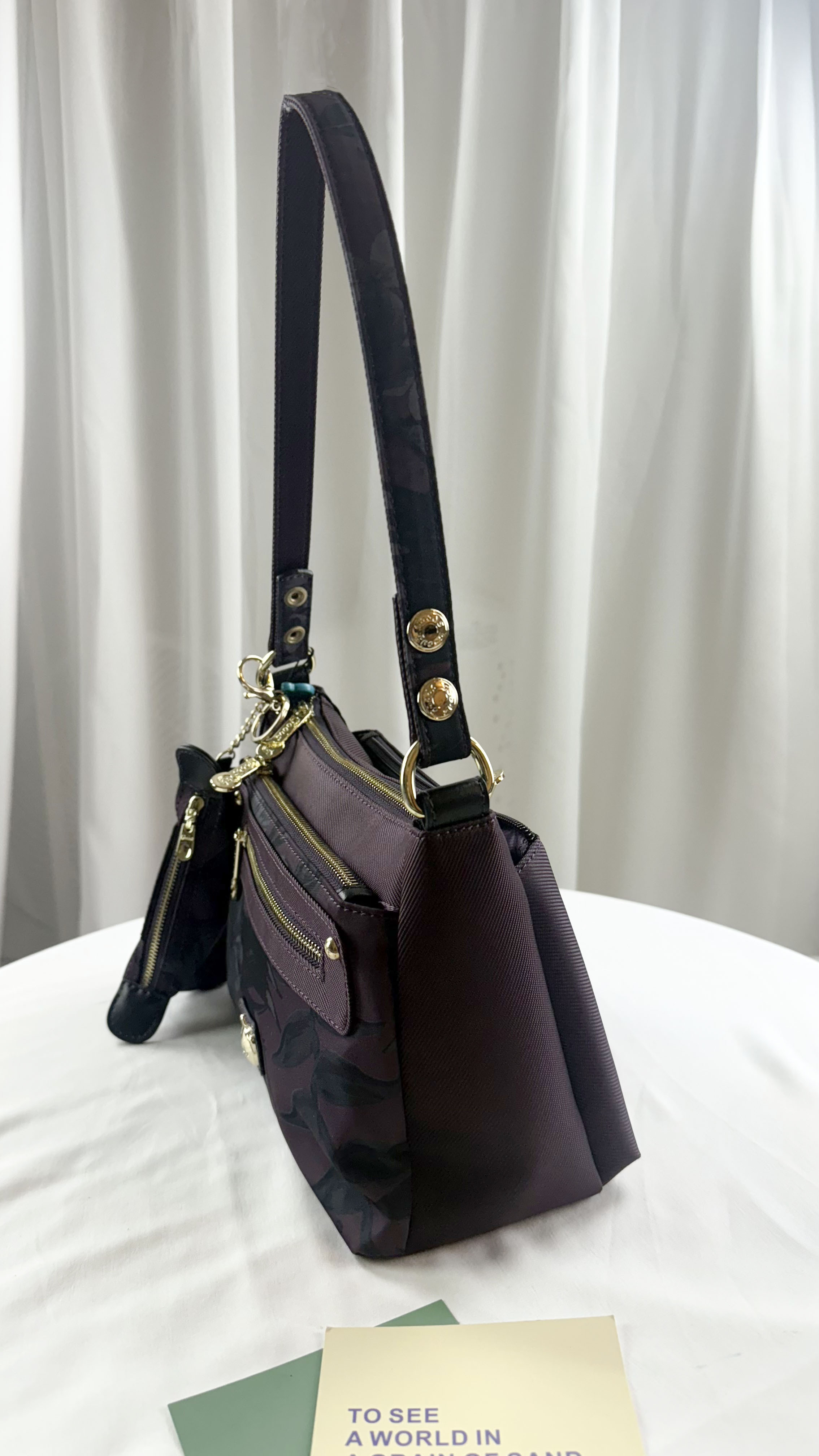 GOODS 紫花拼色防潑水肩背包 / 側背包  附零錢包  #2820