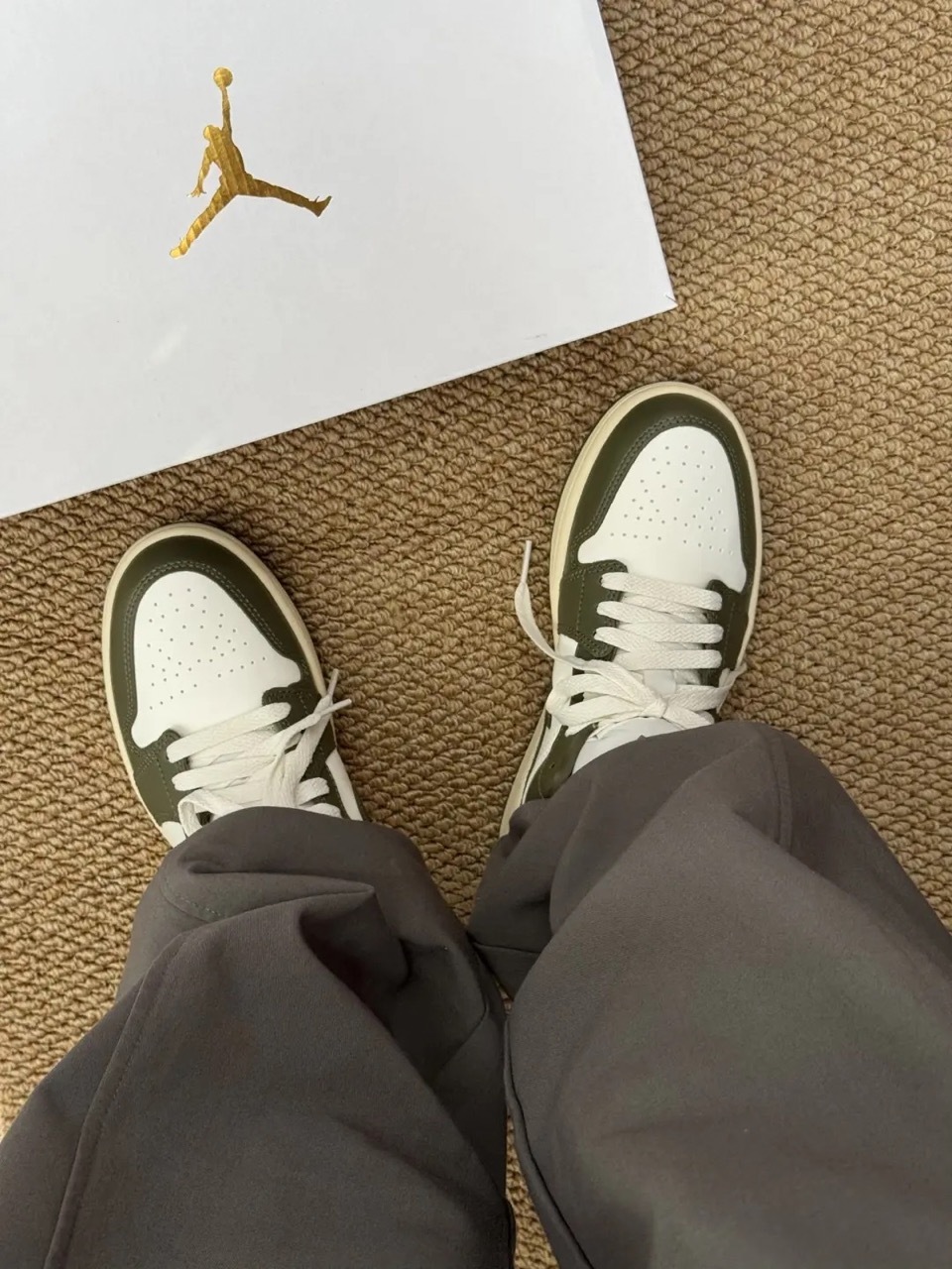 NIKE AIR JORDAN 1 AJ1 橄欖綠 奶油底 女鞋 DC0774-122 / 預購