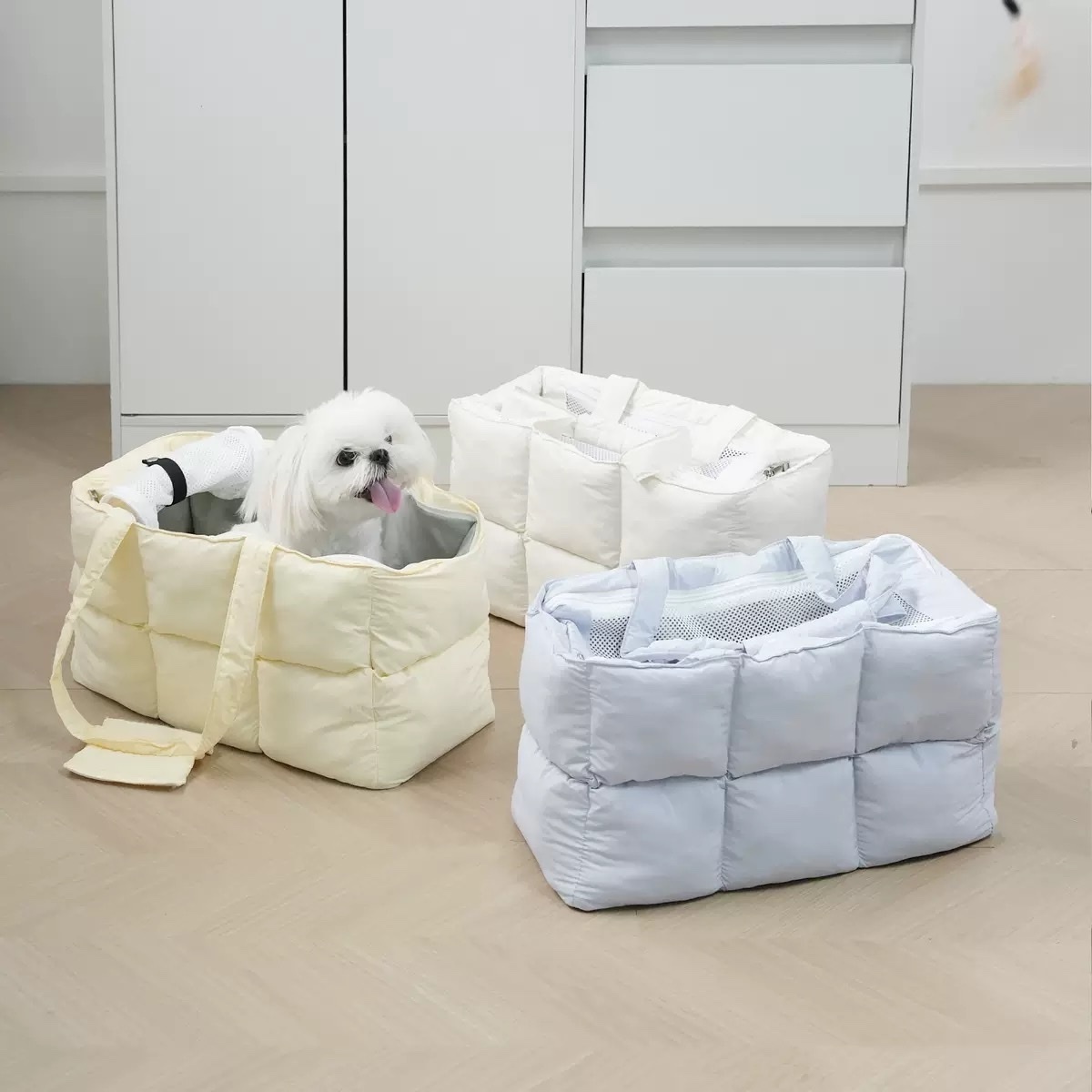 軟綿綿雲朵款 舒適又透氣大格仔寵物出街袋(3色）