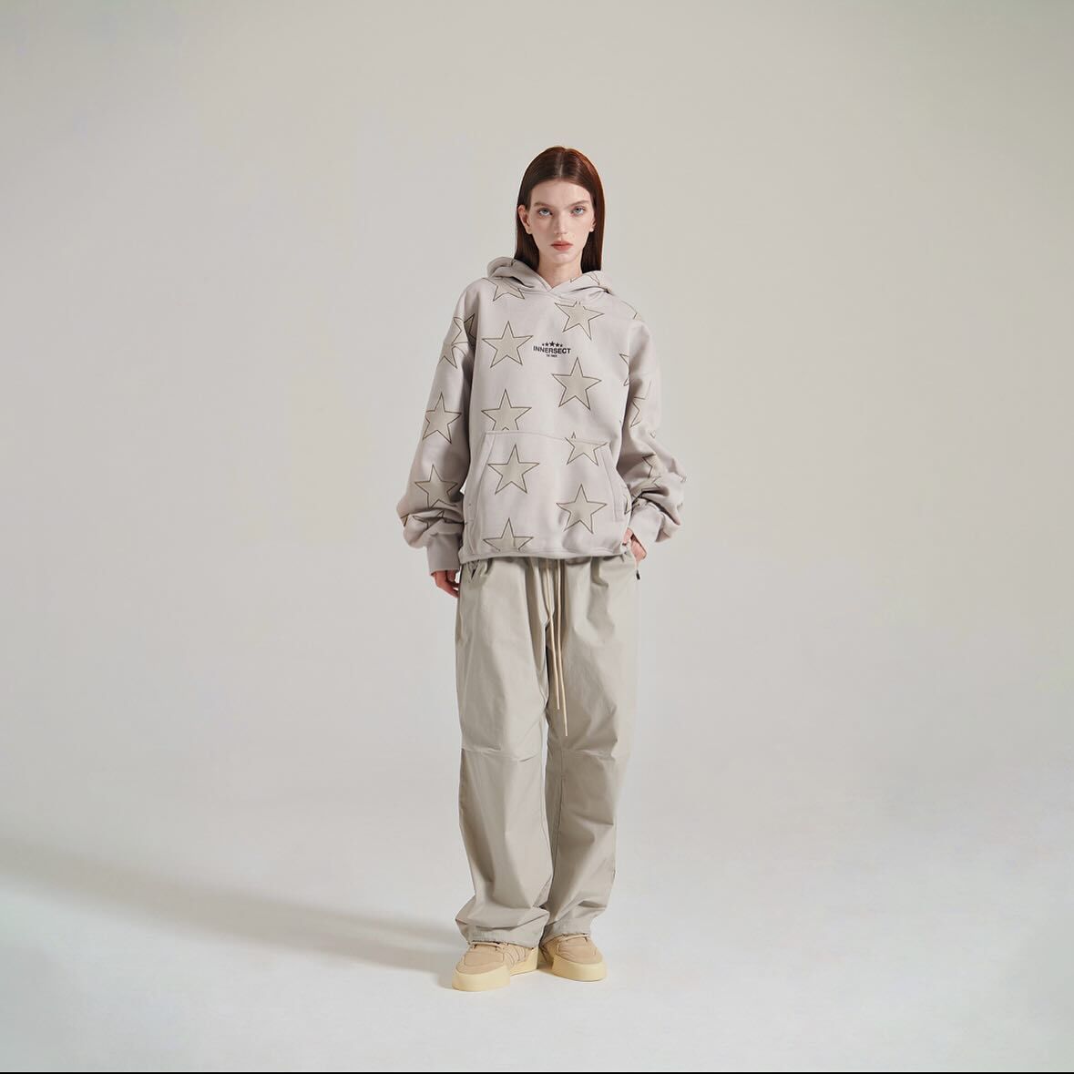 陳冠希 Clot INNERSECT 三生萬物 FOG ESSENTIAL 五角星星 帽Tee 連帽上衣 米色 INN24FWTHD204