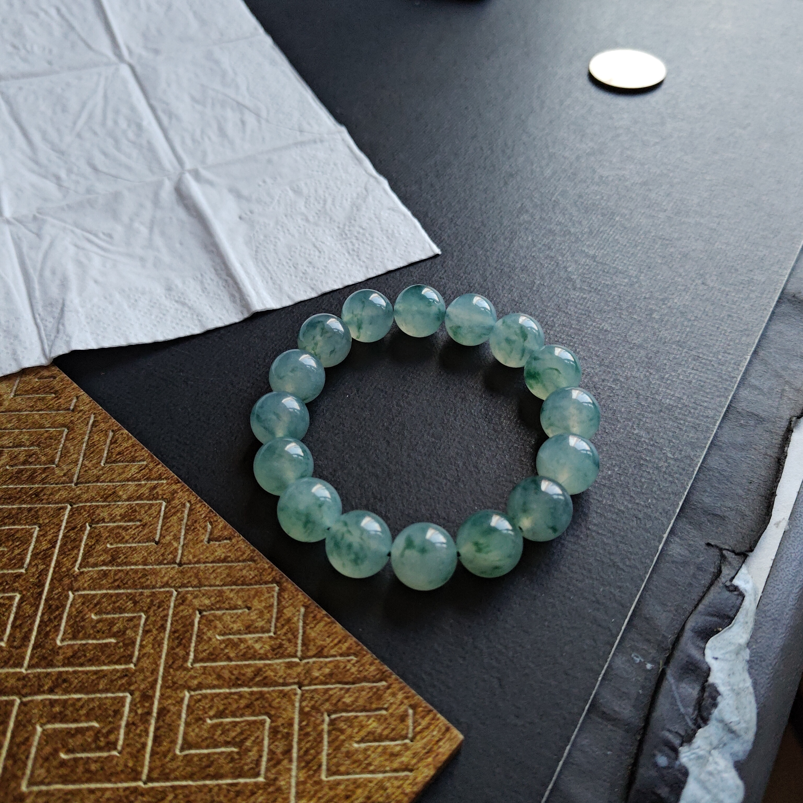 J2411 翡翠老坑種高冰飄蘭花手串 (12.6mm直徑)