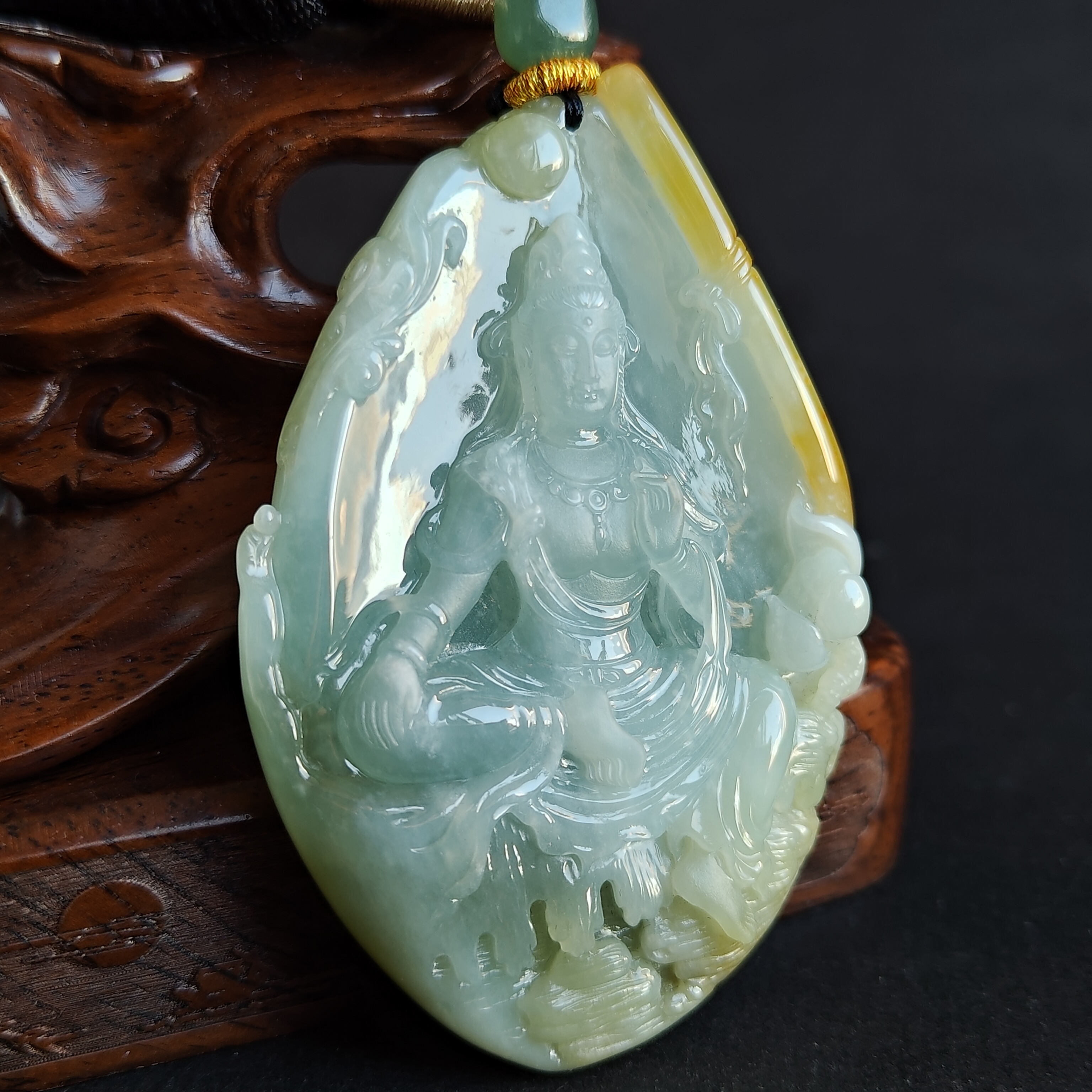 J2412 翡翠書卷觀音玉牌