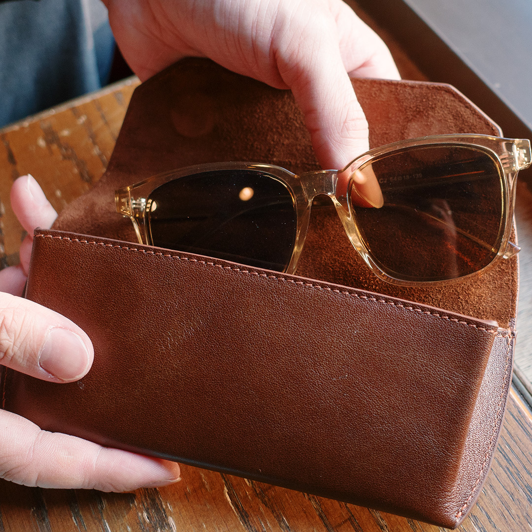 簡約信封真皮硬式眼鏡/墨鏡皮套-兩色(075378)