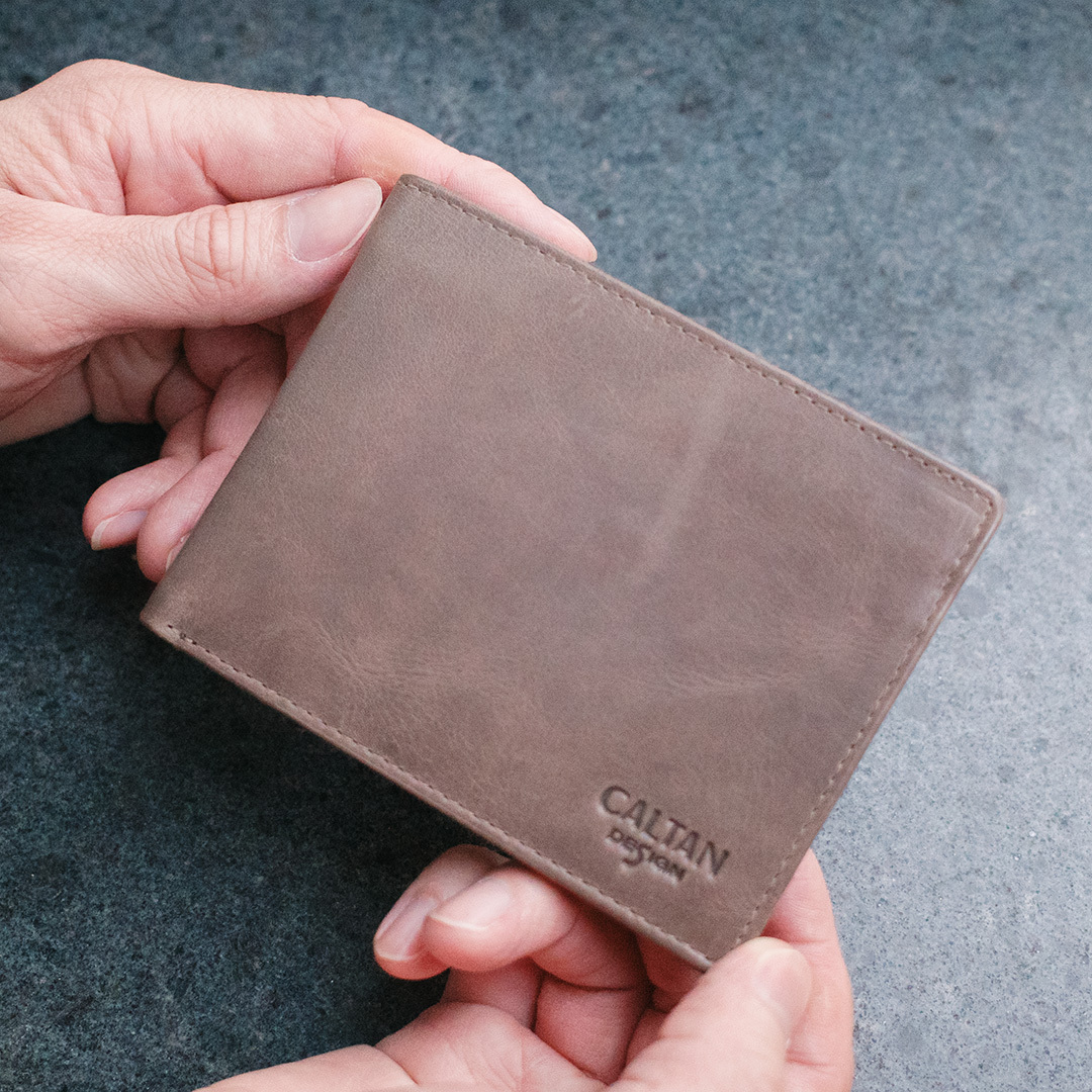 【招財母錢包💰】真皮男用多卡位簡約短夾-五色(075126)