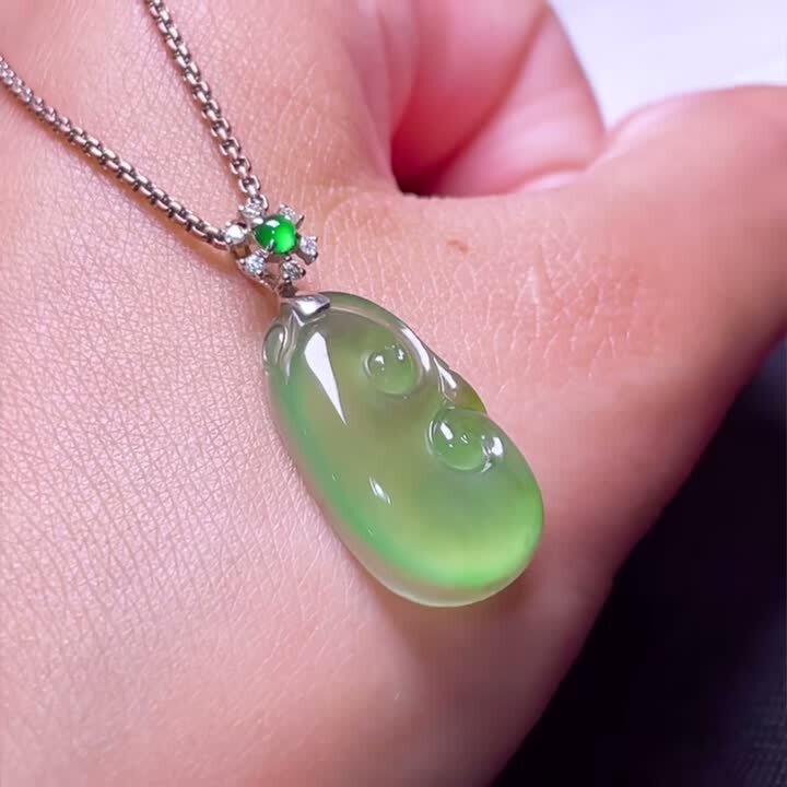 121433 翡翠如意吊墜