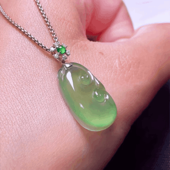 121433 翡翠如意吊墜