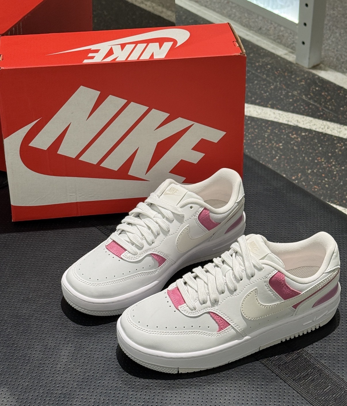 女鞋 NIKE W GAMMA FORCE NB 白粉 厚底 皮革 麂皮 運動 休閒鞋【IO2086-104】