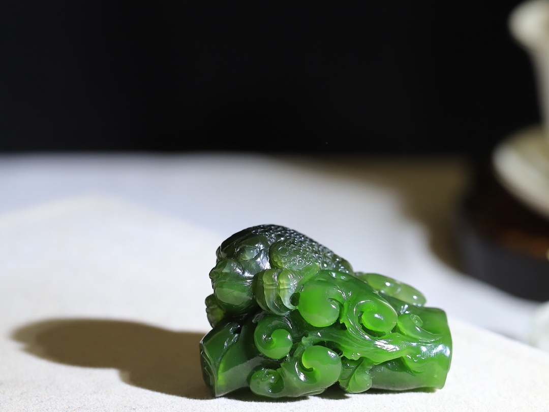 12113 和田玉碧玉貓眼金蟾聚財掛件