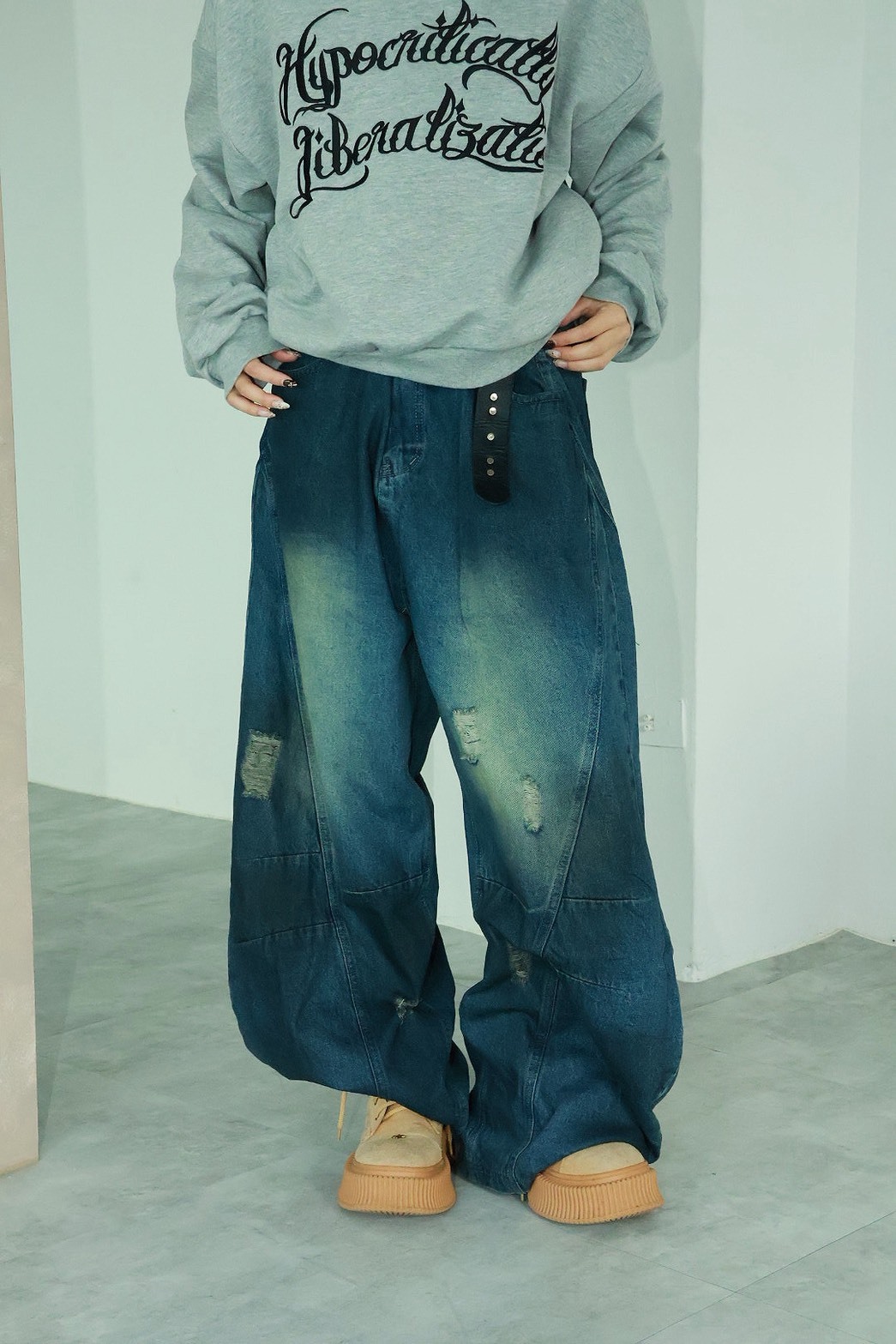 仿舊 刷破 落地感 彎刀 #牛仔褲