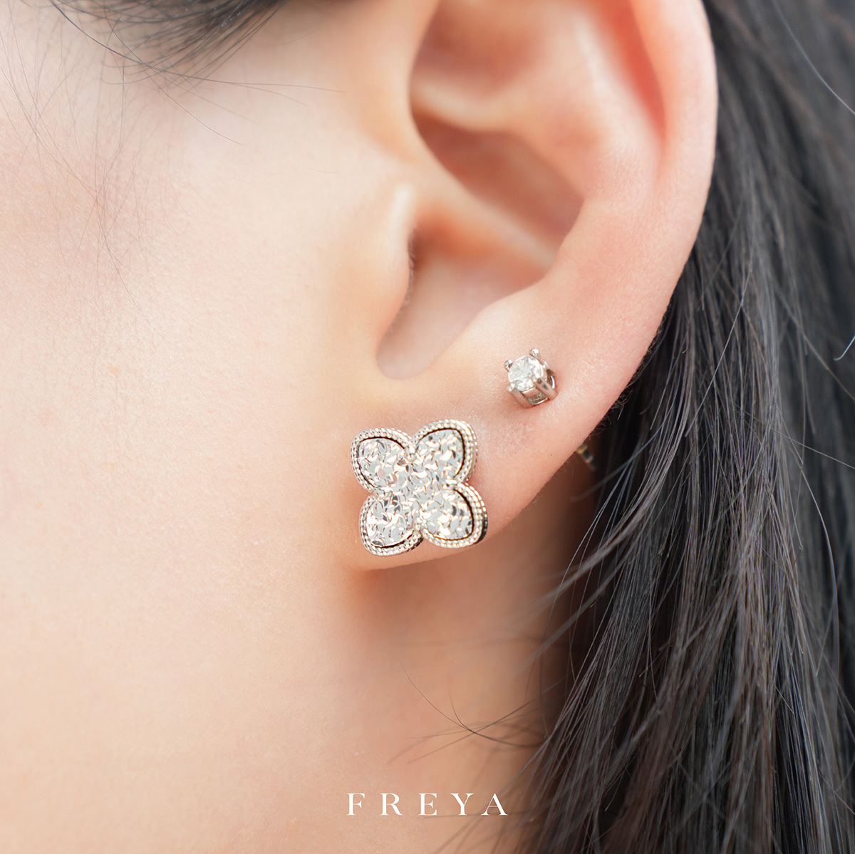 FREYA 冰紋四葉草耳釘