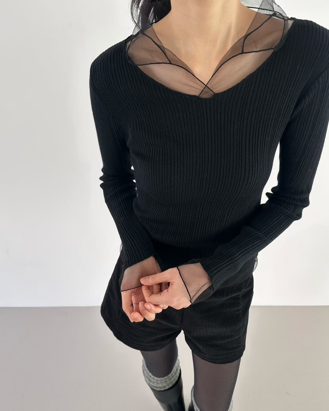 翻紗領針織衫