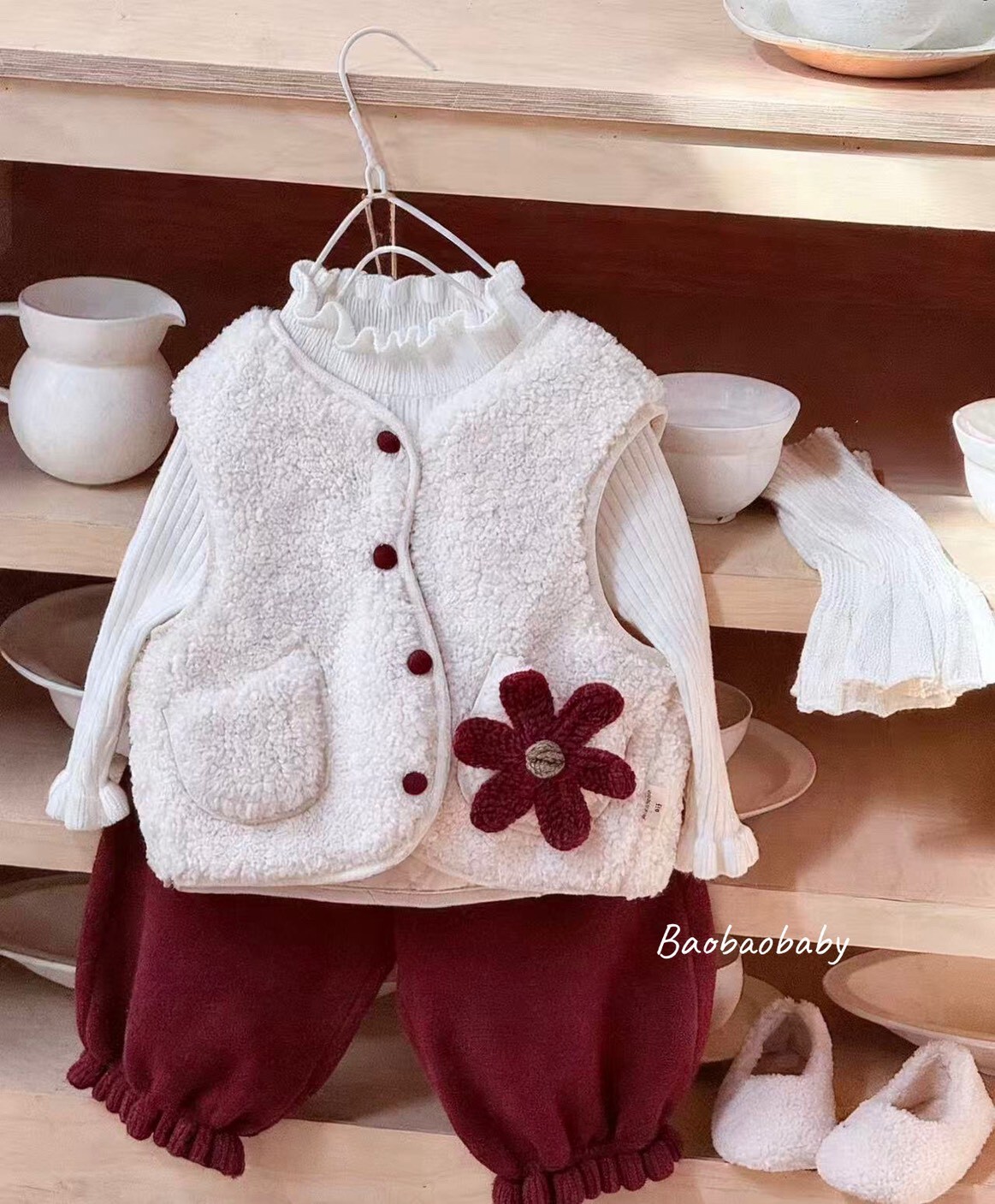 酒紅花朵口袋背心