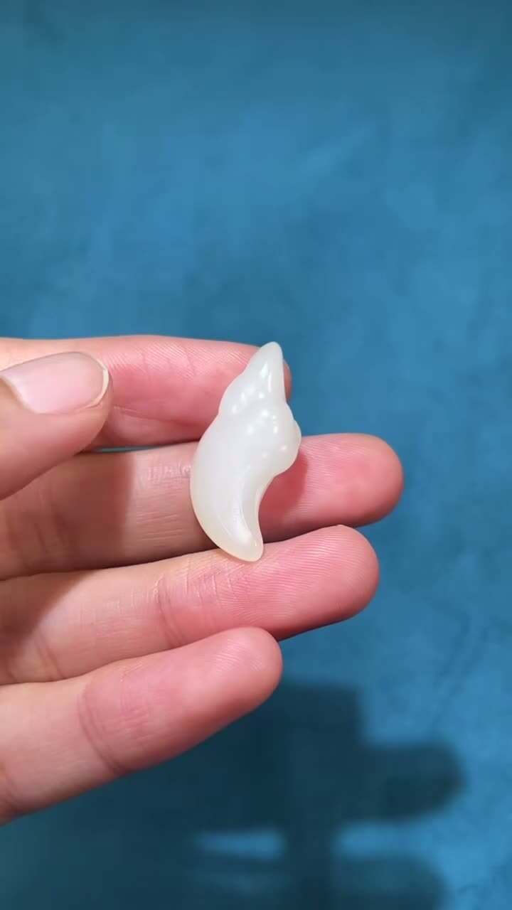 121210 和田玉籽料龍牙吊墜