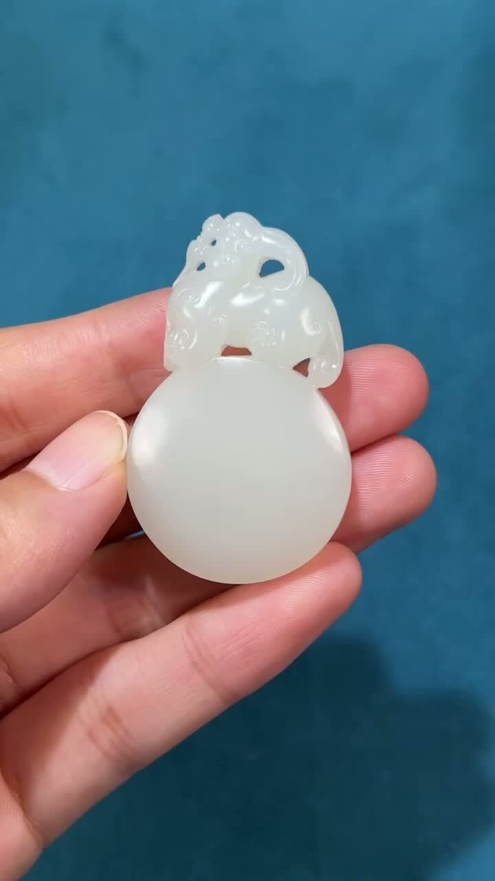 和田玉籽料府上有壽仿古掛件,天然和田玉軟玉