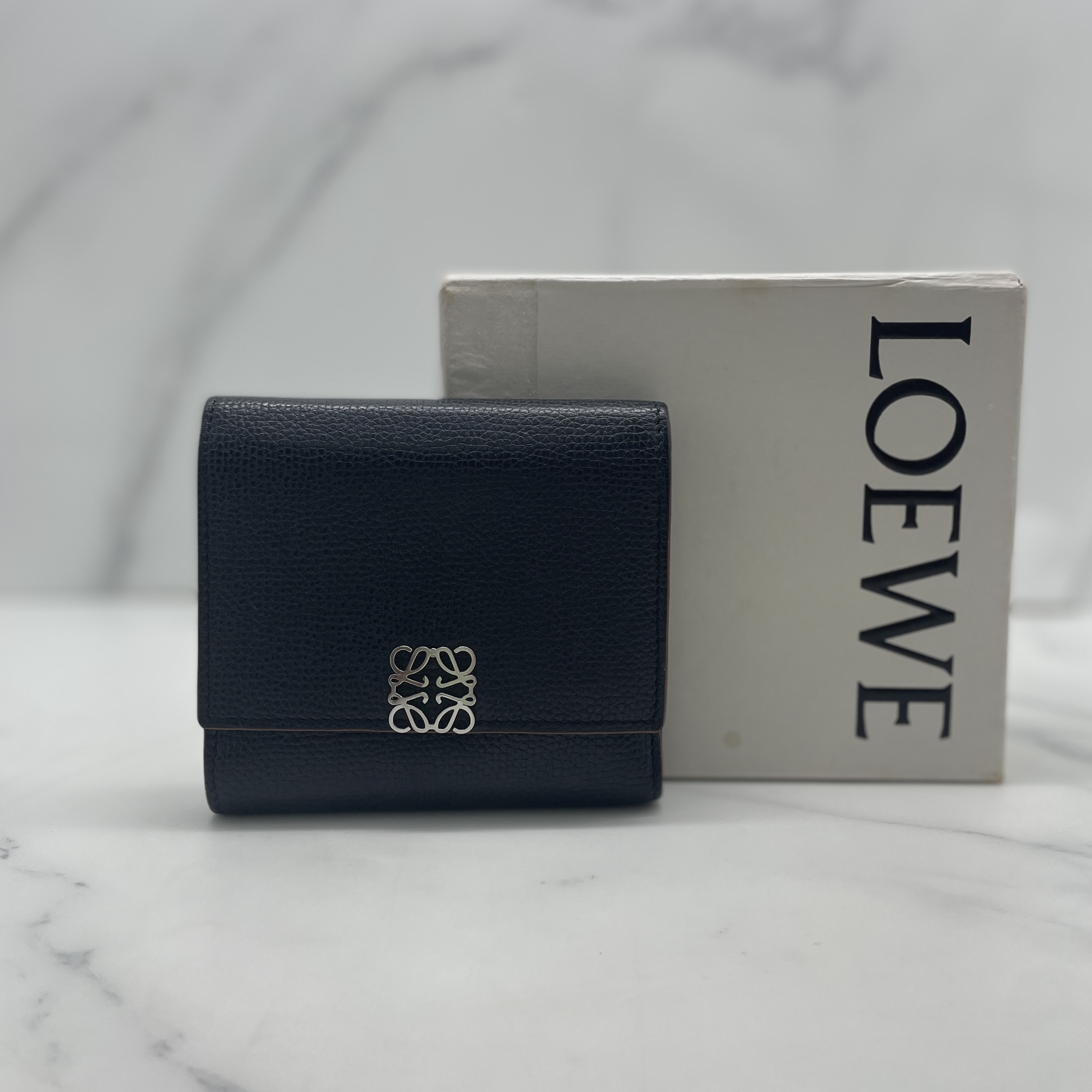 Loewe wallet