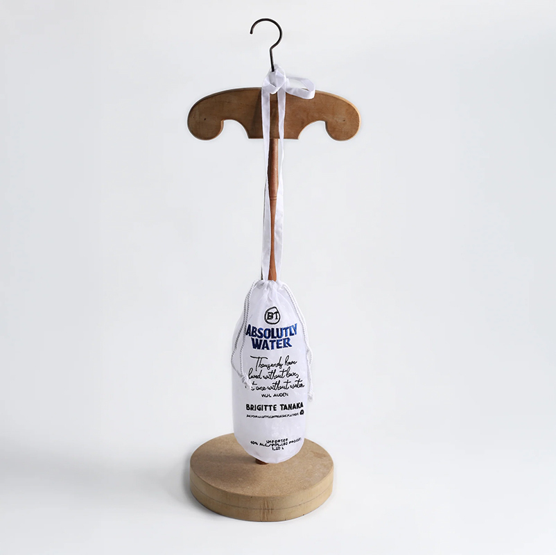 Brigitte Tanaka 瓶裝水烏干紗提袋