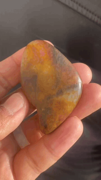 121715 和田玉稀有四色特色原籽