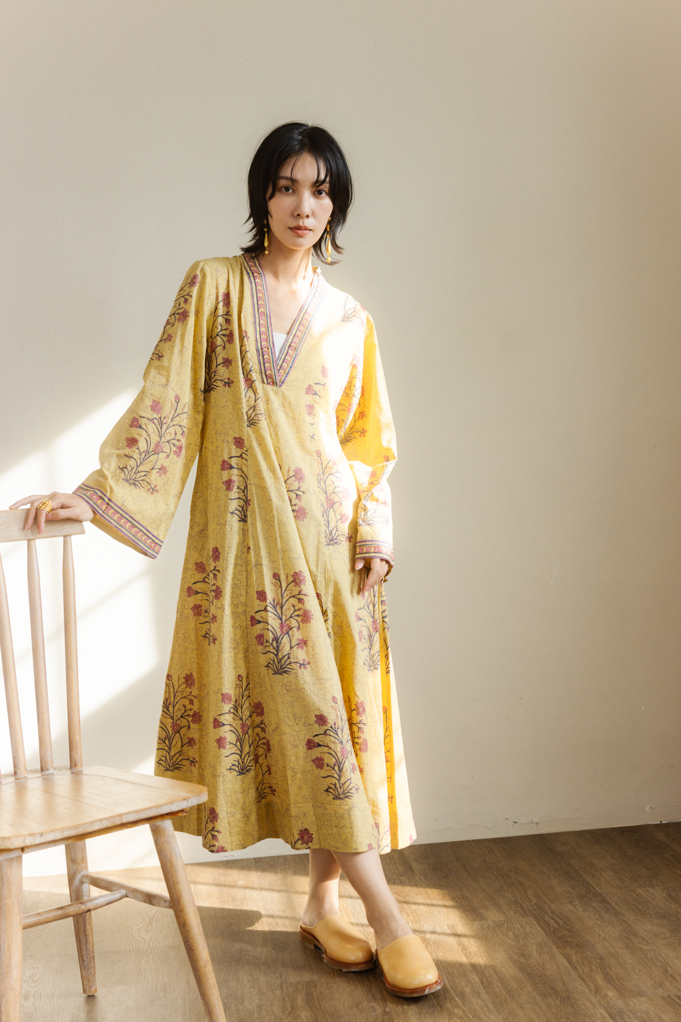 V領復古花長洋裝_粉