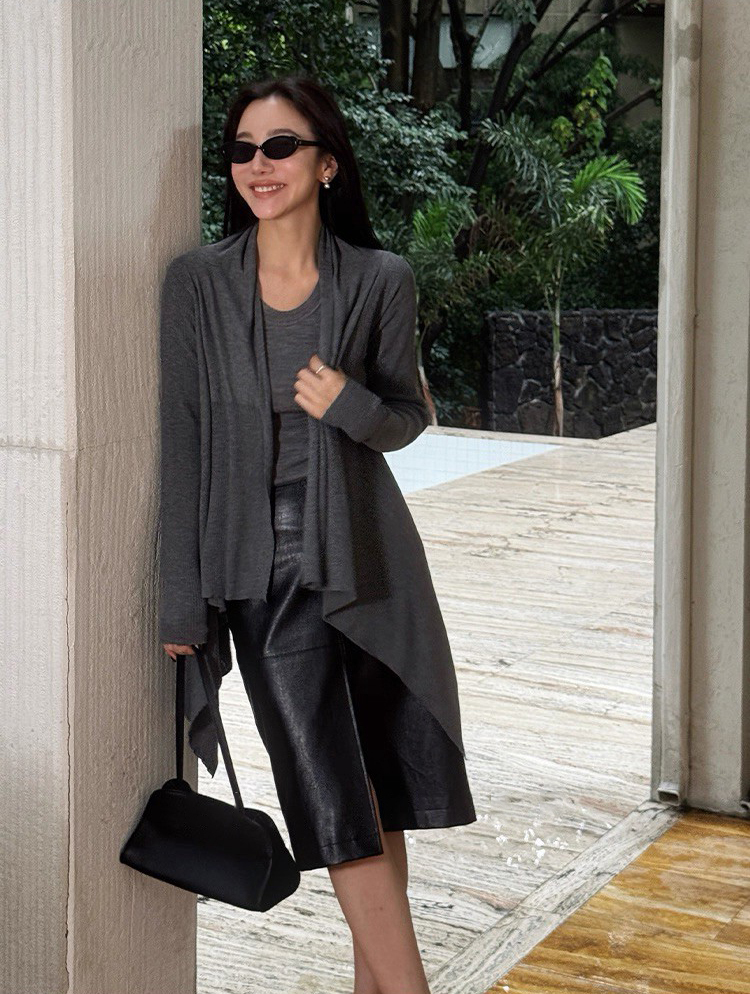 經典黑開衩造型PU皮革半裙鉛筆裙-S-L (Elegant & Love)