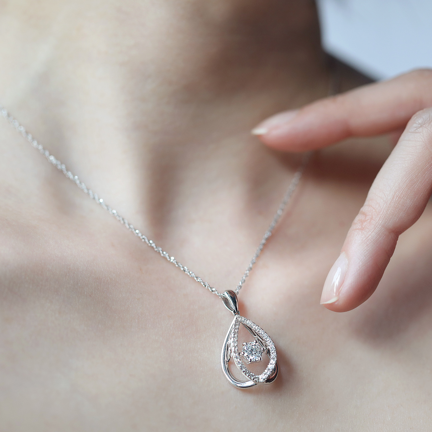 靜光流水 — GIA50分鑽石項鍊