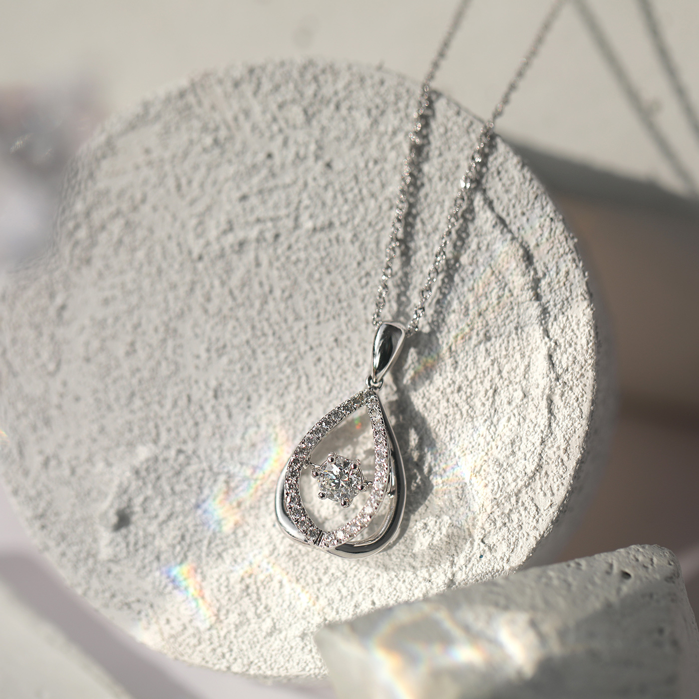 靜光流水 — GIA50分鑽石項鍊