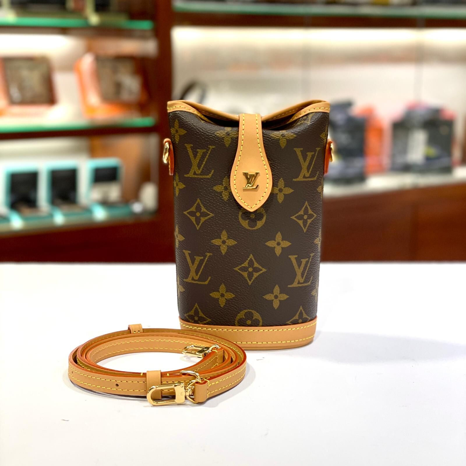 全新LV斜背包 M80874 FOLD ME MINI薯條包MONOGRAM #BRAND NEW #香榭站正品