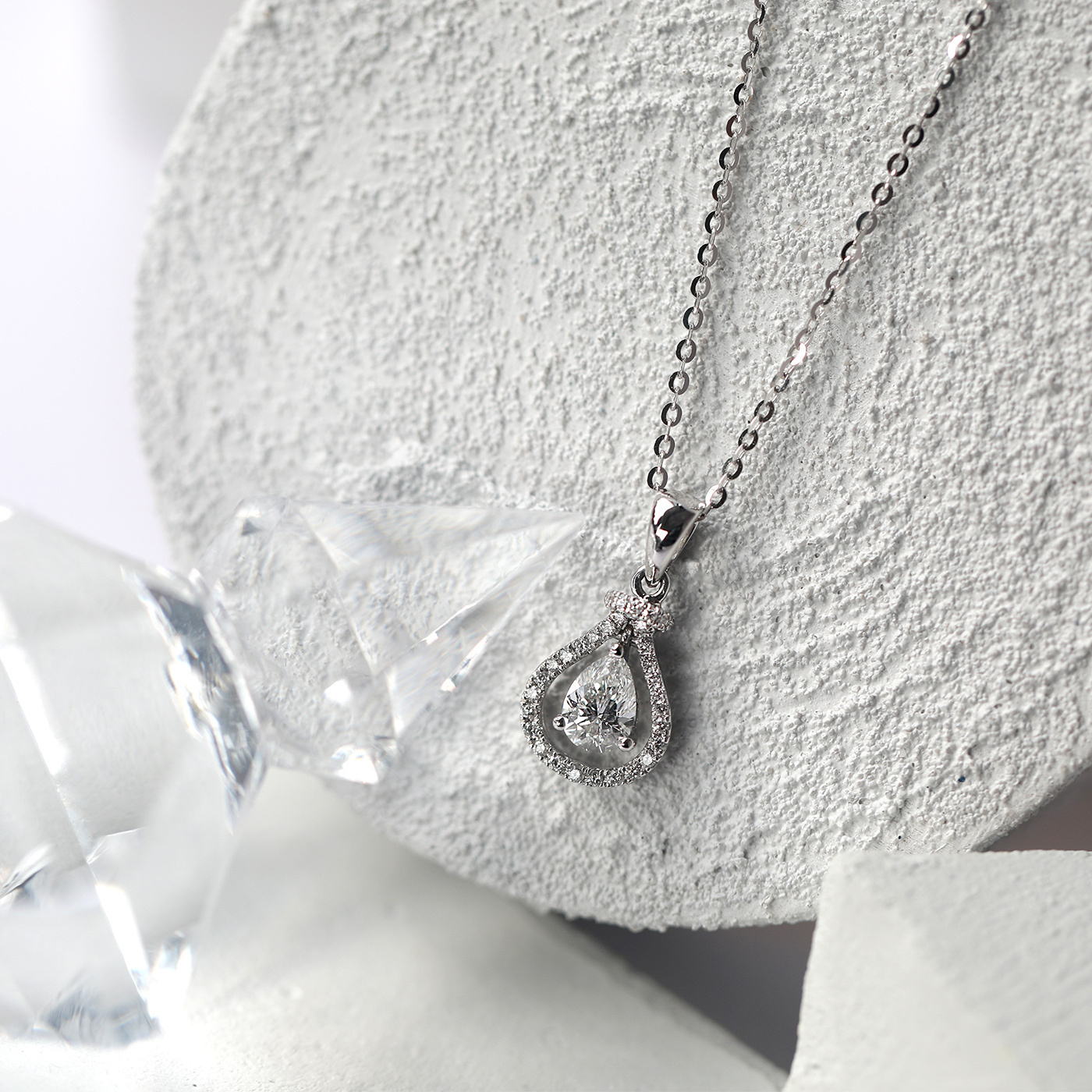 雨露之吻 — GIA50分鑽石項鍊