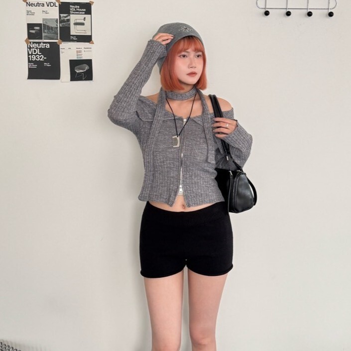 月光心事 一字領繞脖坑條拉鍊上衣