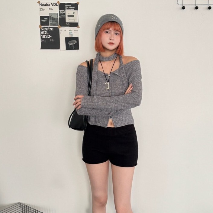 月光心事 一字領繞脖坑條拉鍊上衣